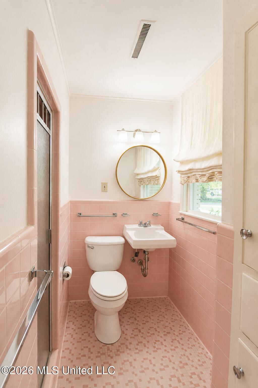 408 E Park Avenue Property Photo 15