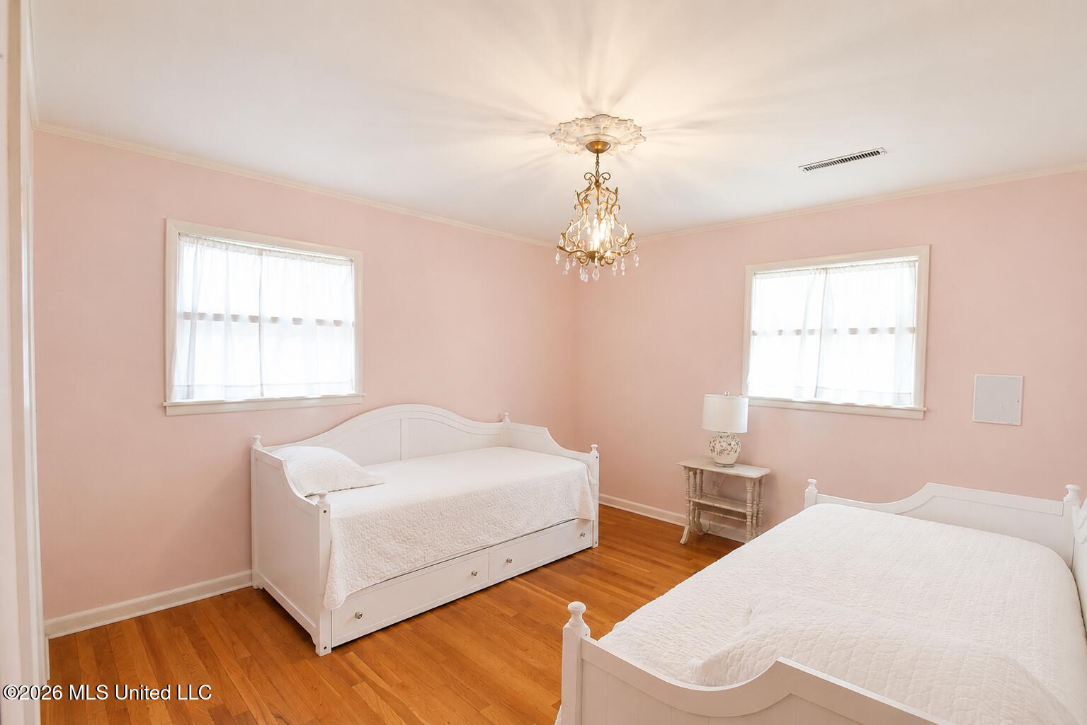 408 E Park Avenue Property Photo 19