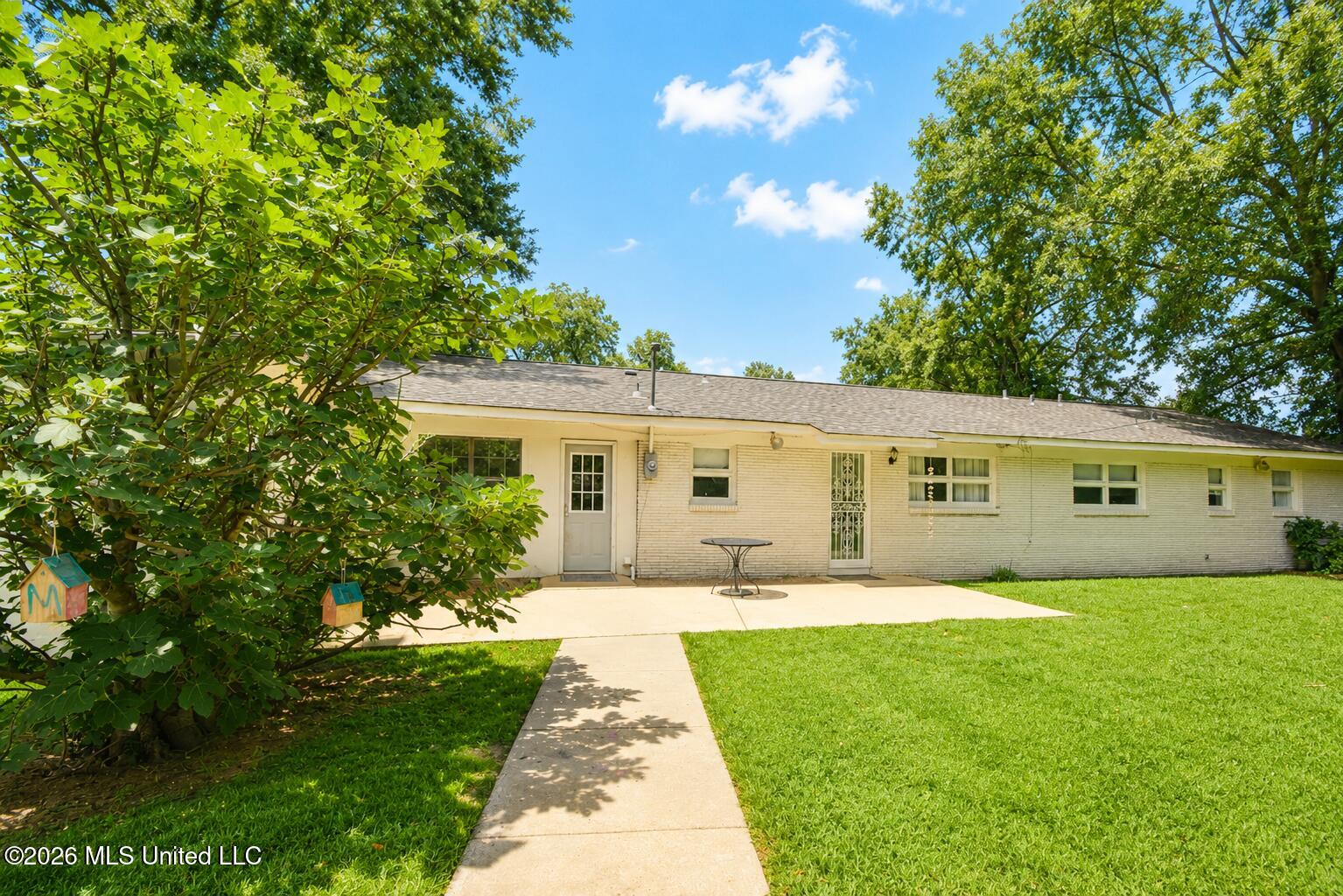 408 E Park Avenue Property Photo 22