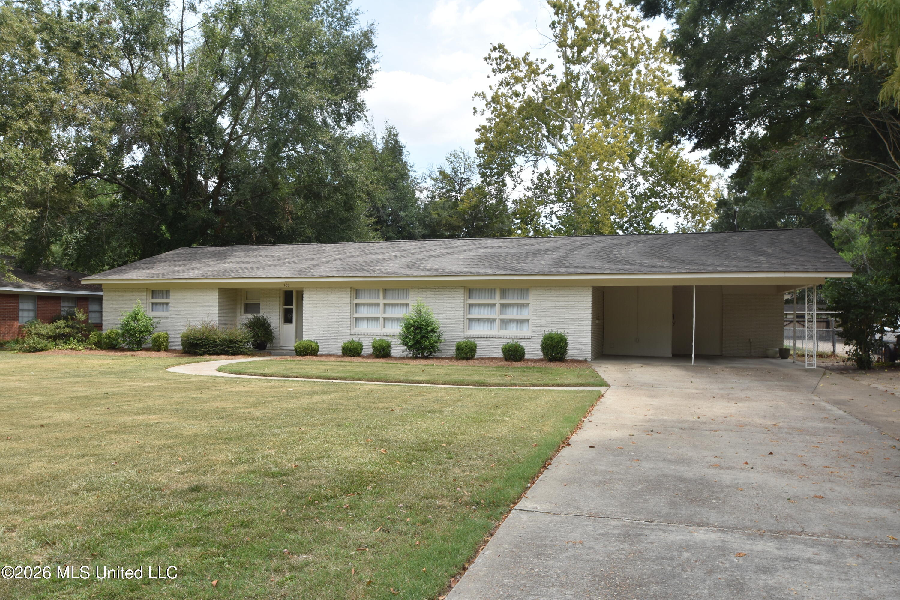 408 E Park Avenue Property Photo 25