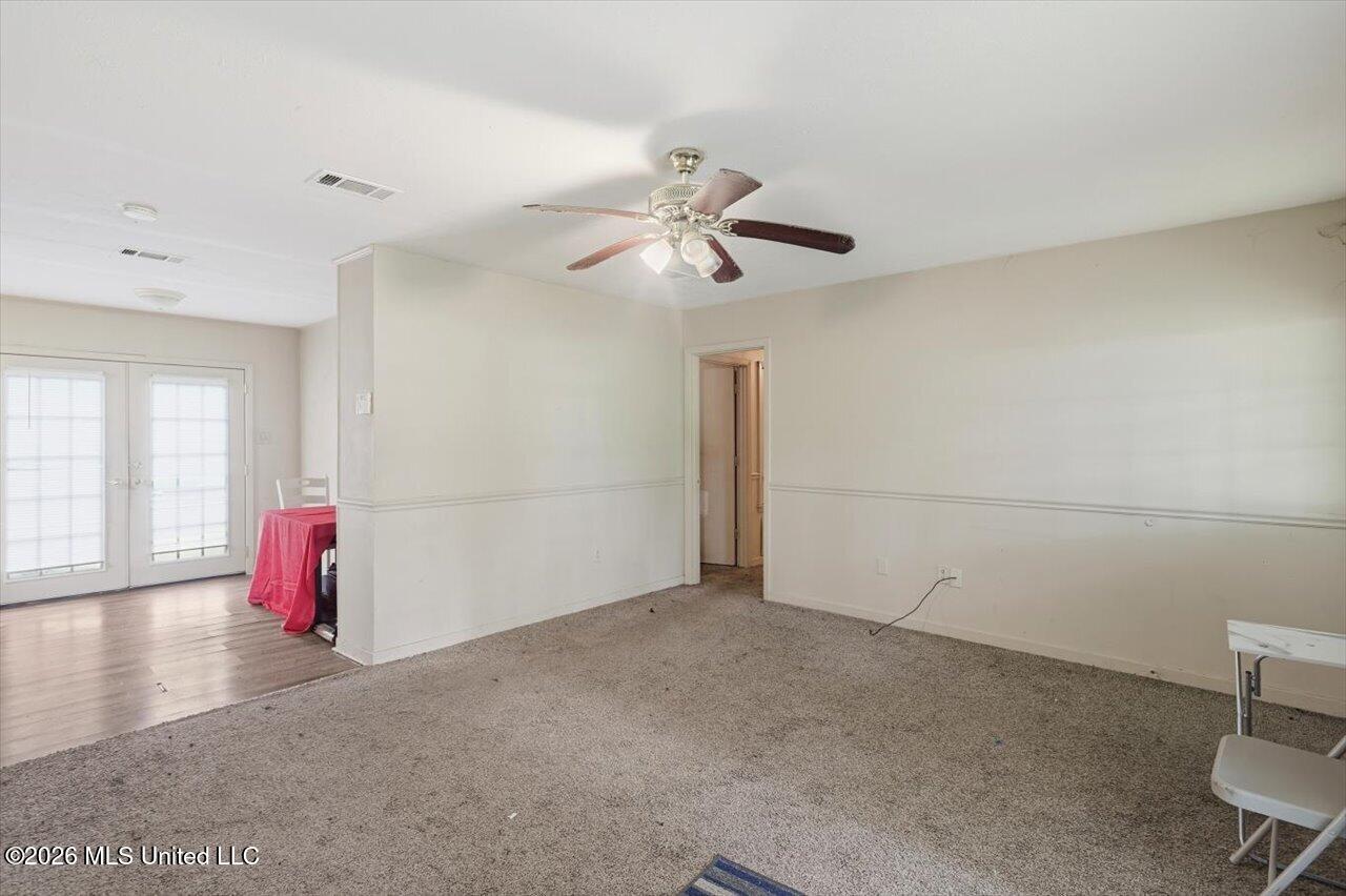 4813 Terry Road Property Photo 6