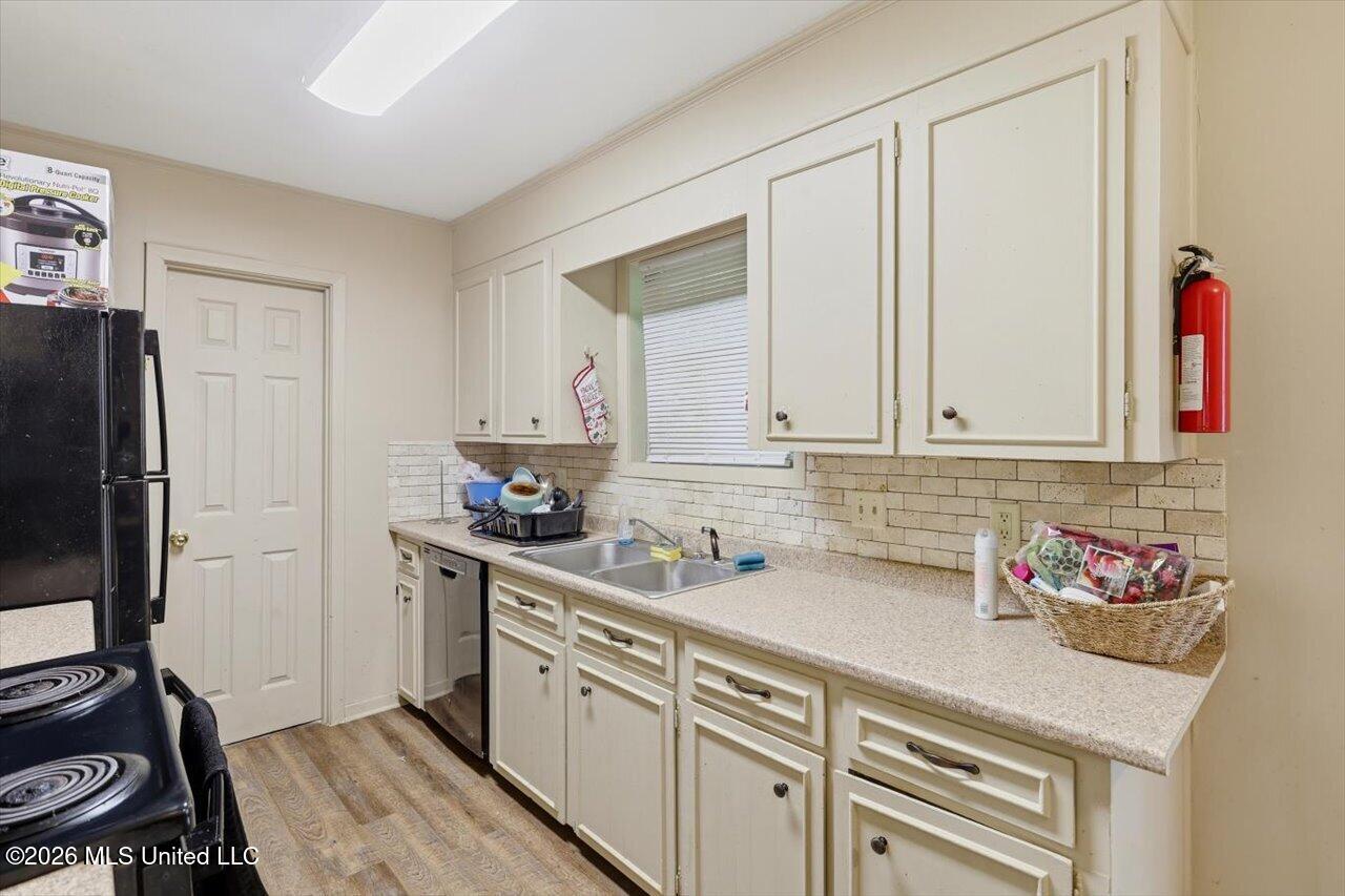 4813 Terry Road Property Photo 8