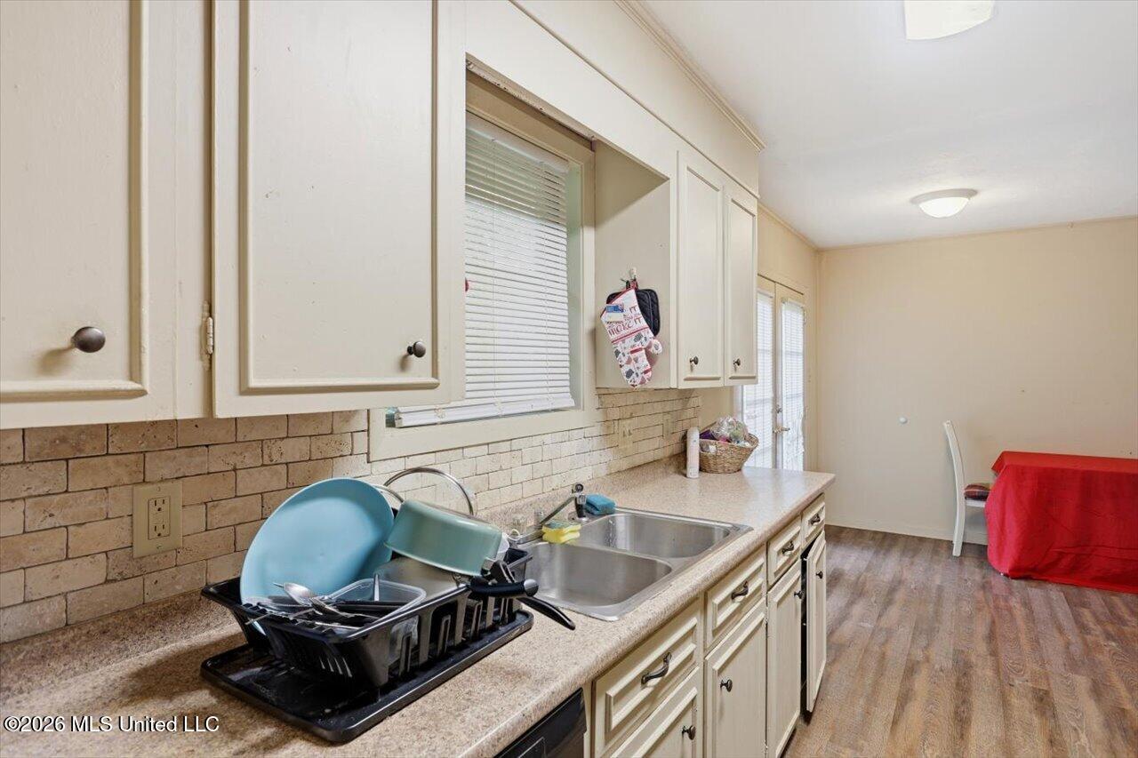 4813 Terry Road Property Photo 10