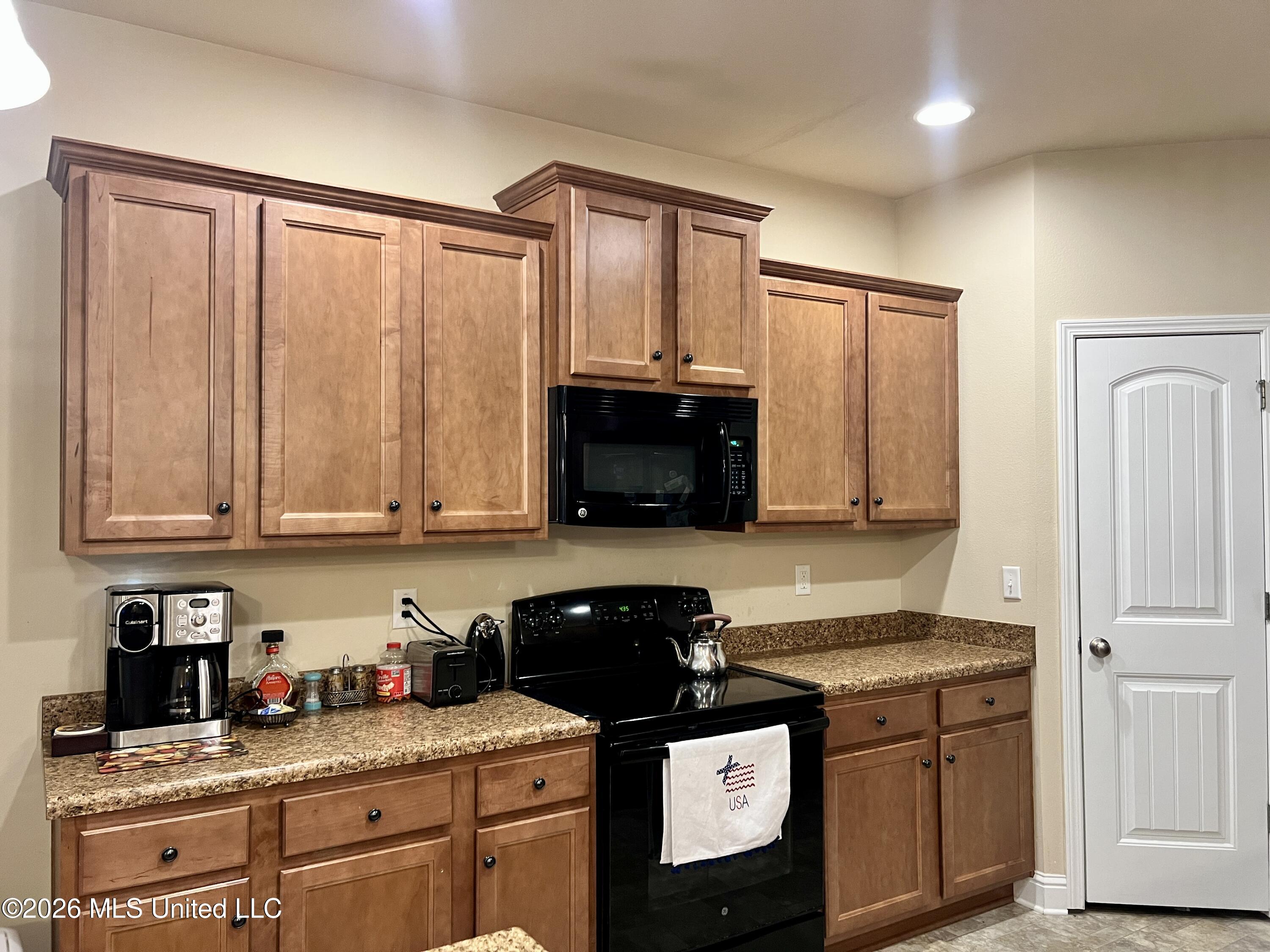 11478 Caroline Court Property Photo 4