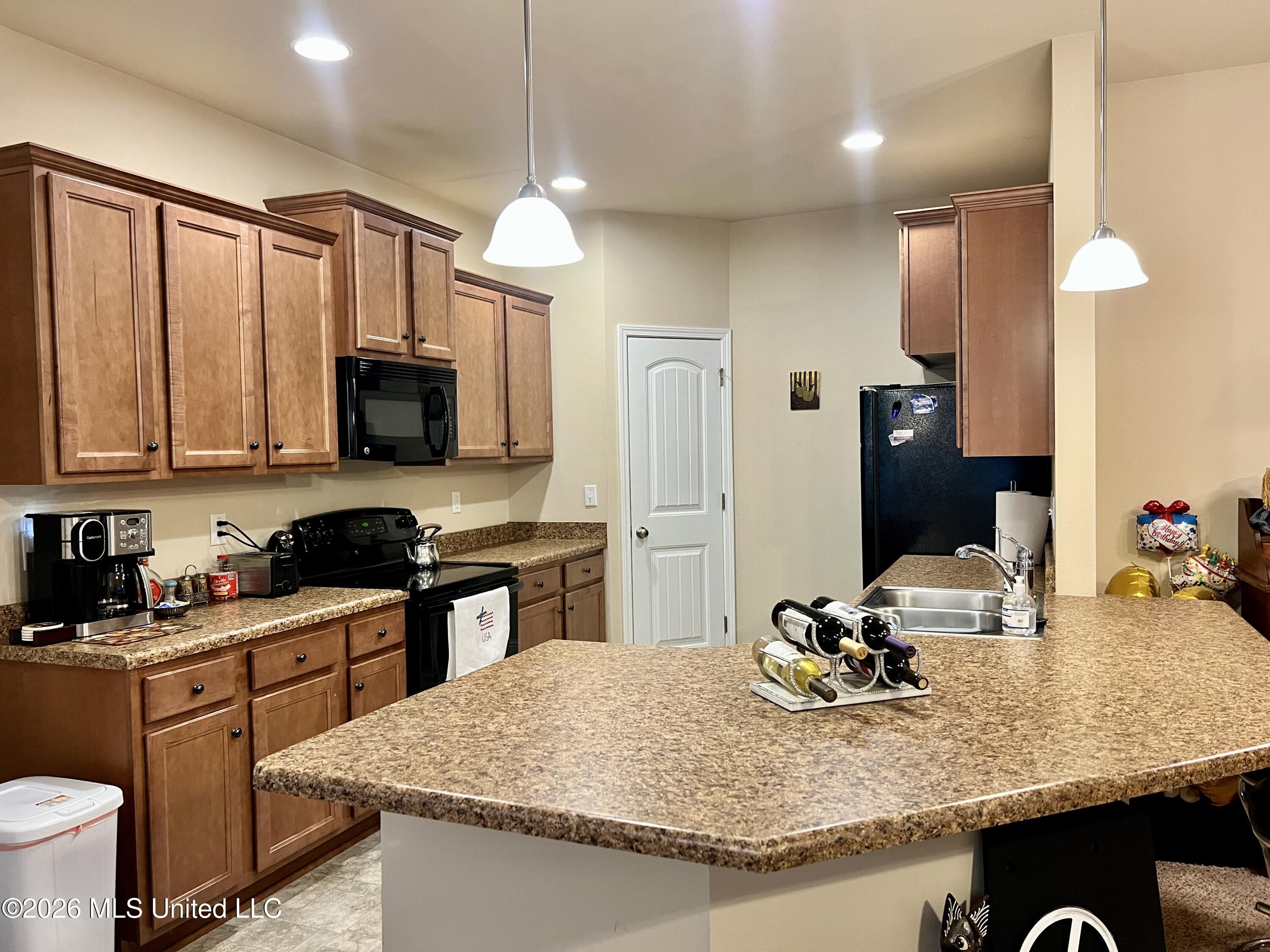 11478 Caroline Court Property Photo 5