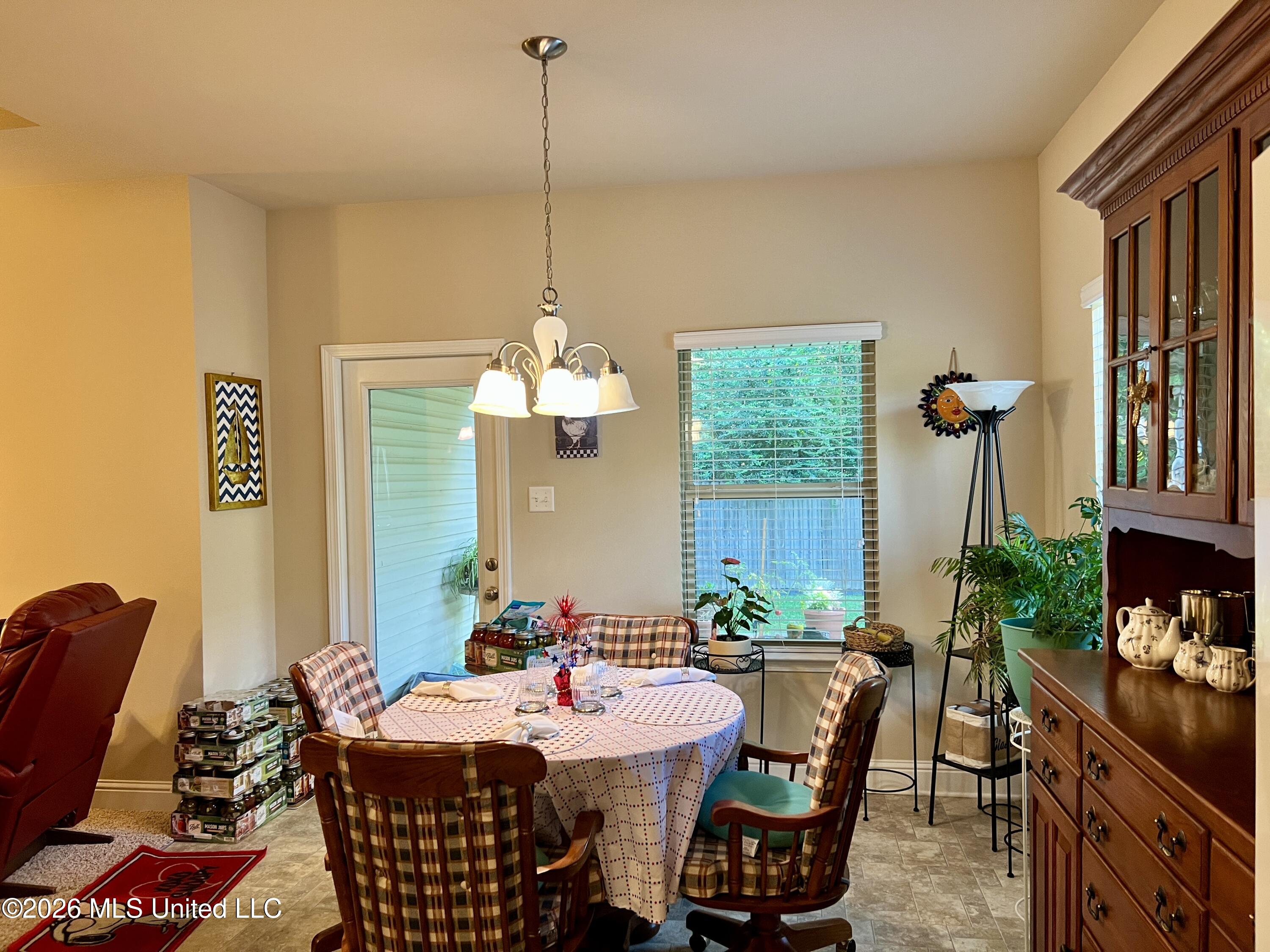 11478 Caroline Court Property Photo 8