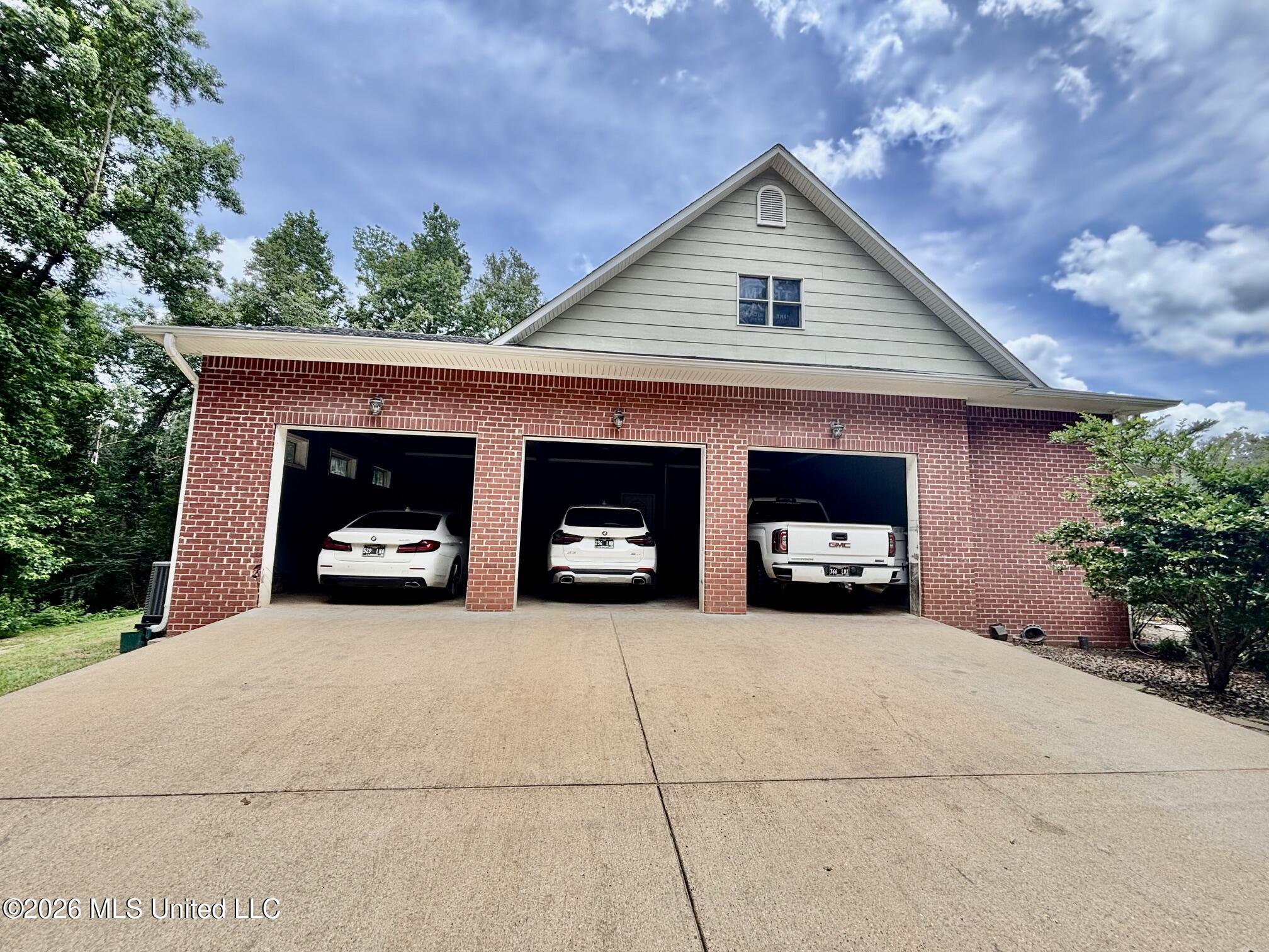 388 Renfroe Road Property Photo 4