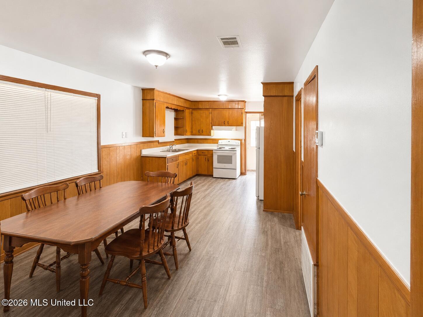 1032 Maria Drive Property Photo 6