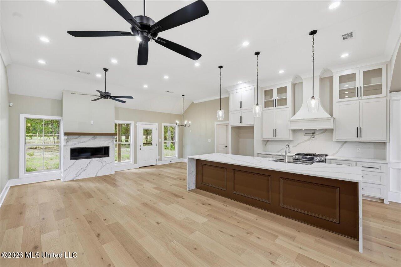 280 Fairfield Drive Property Photo 6