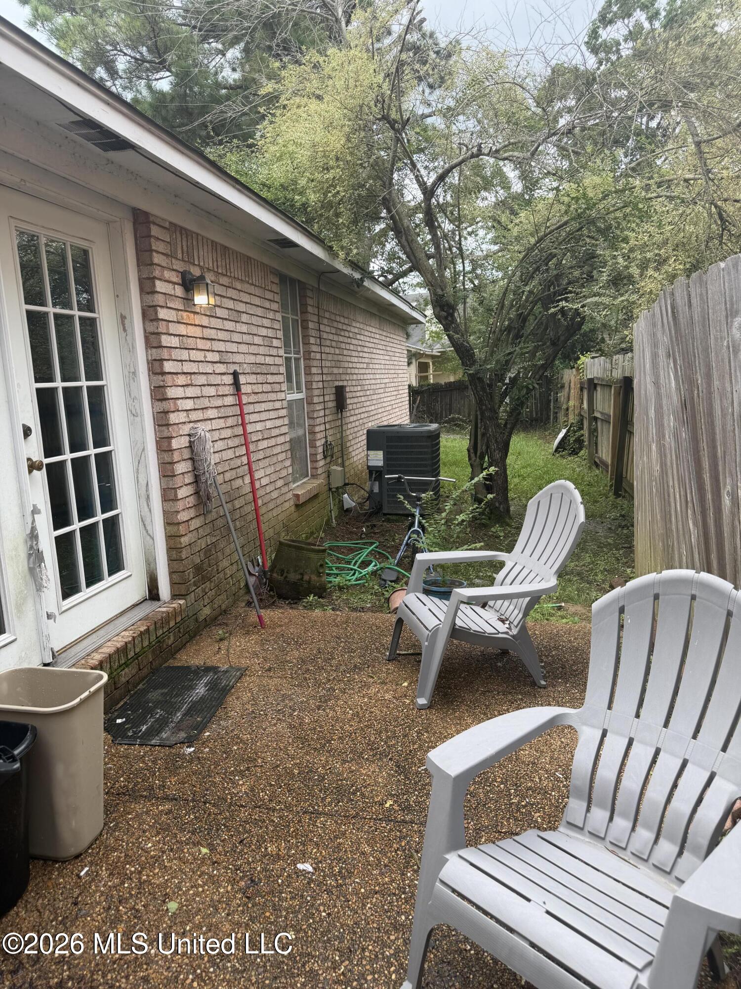 2361b River Oaks Boulevard Property Photo 4