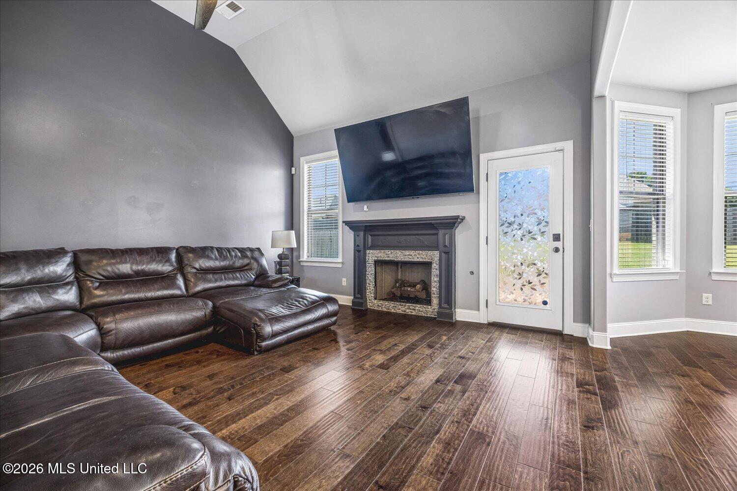 2606 Summer Knoll Drive Property Photo 8