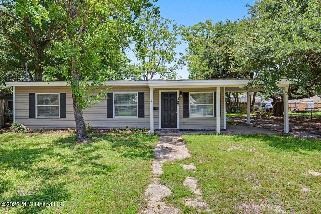 2607 Avenue B Property Photo 2