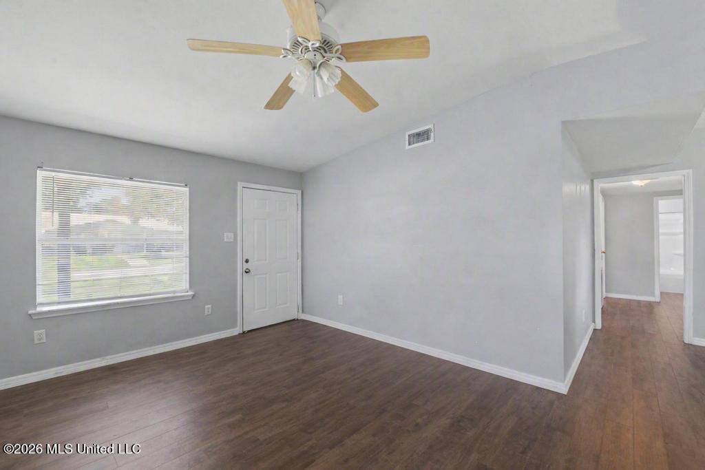 2607 Avenue B Property Photo 3