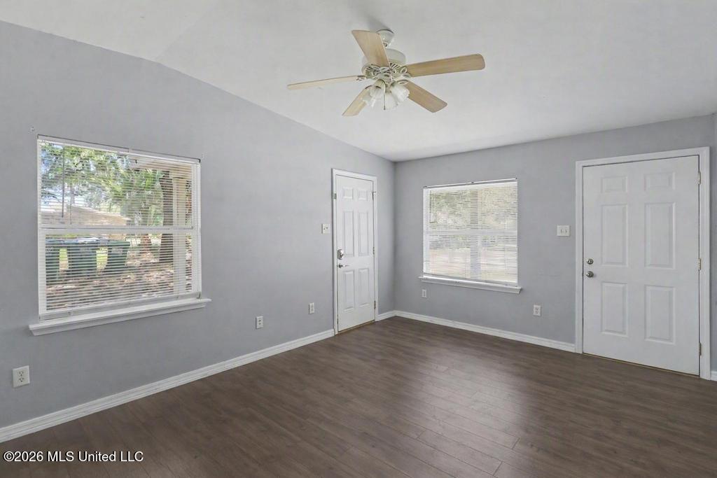 2607 Avenue B Property Photo 4
