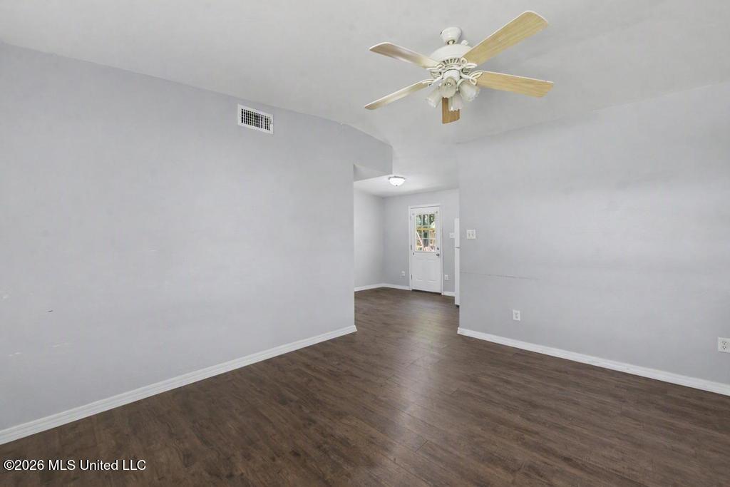 2607 Avenue B Property Photo 5
