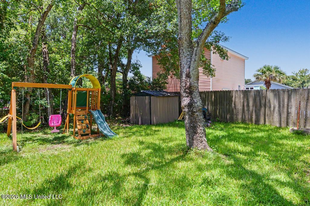 2607 Avenue B Property Photo 17