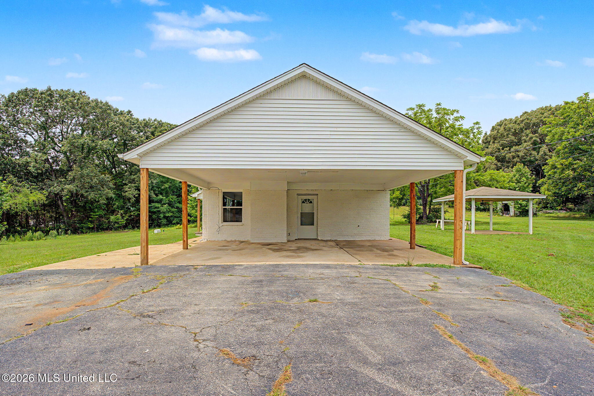 1945 Pryor Road Property Photo 5