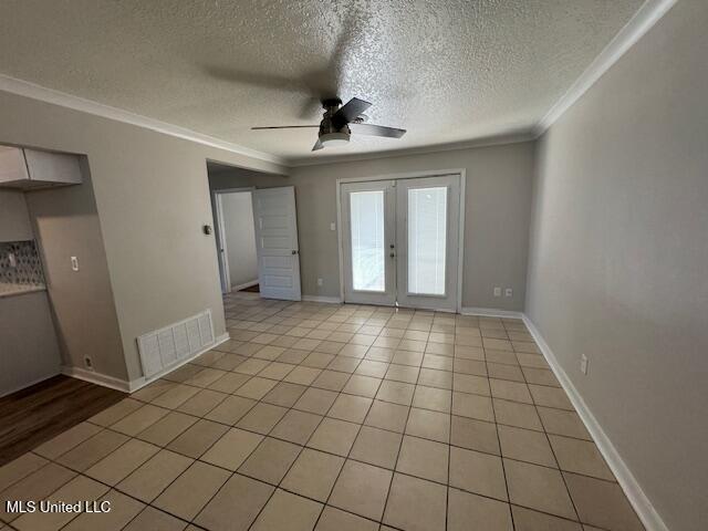 2225 Popps Ferry Road Property Photo 3