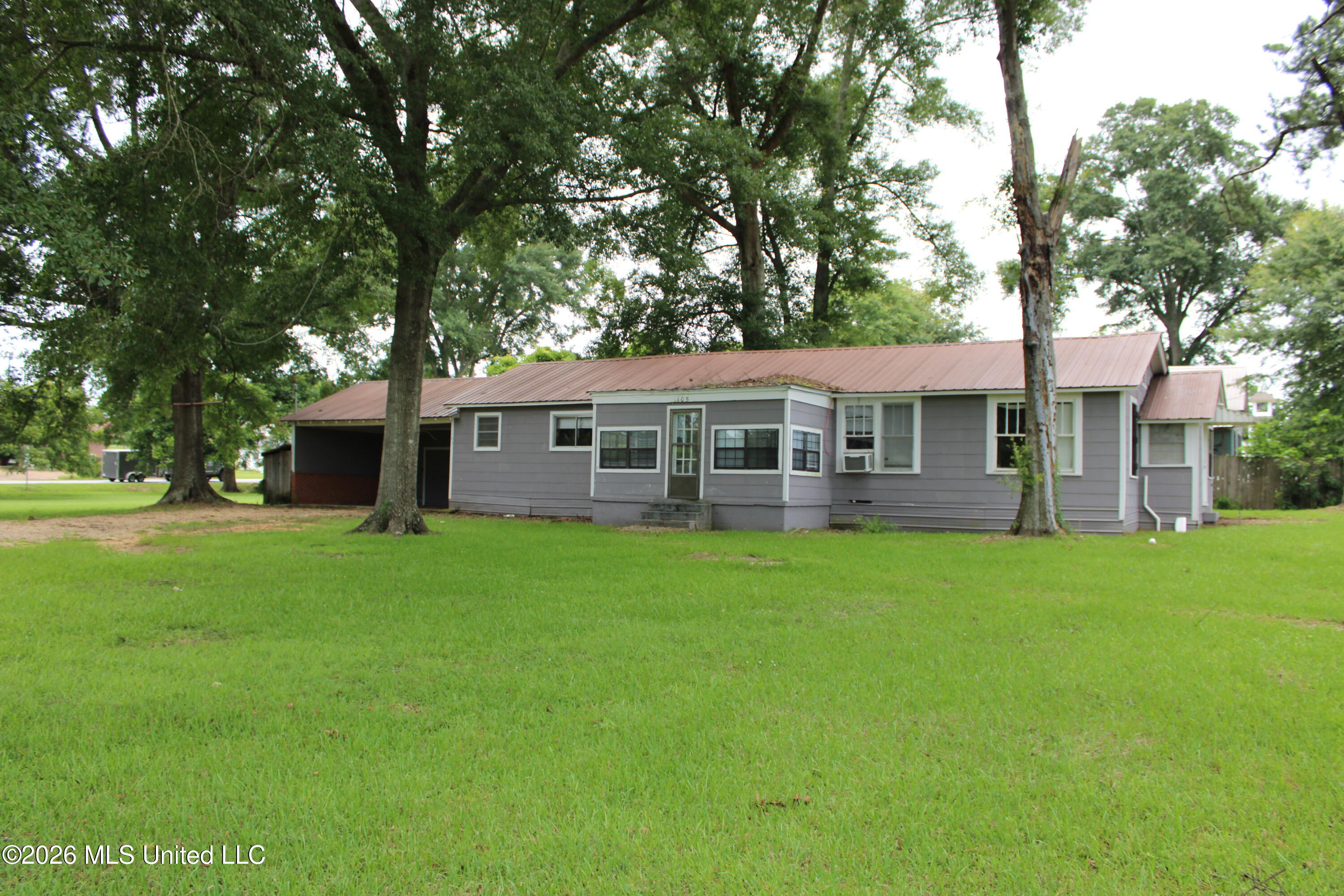 105 Cherry Avenue Property Photo 1