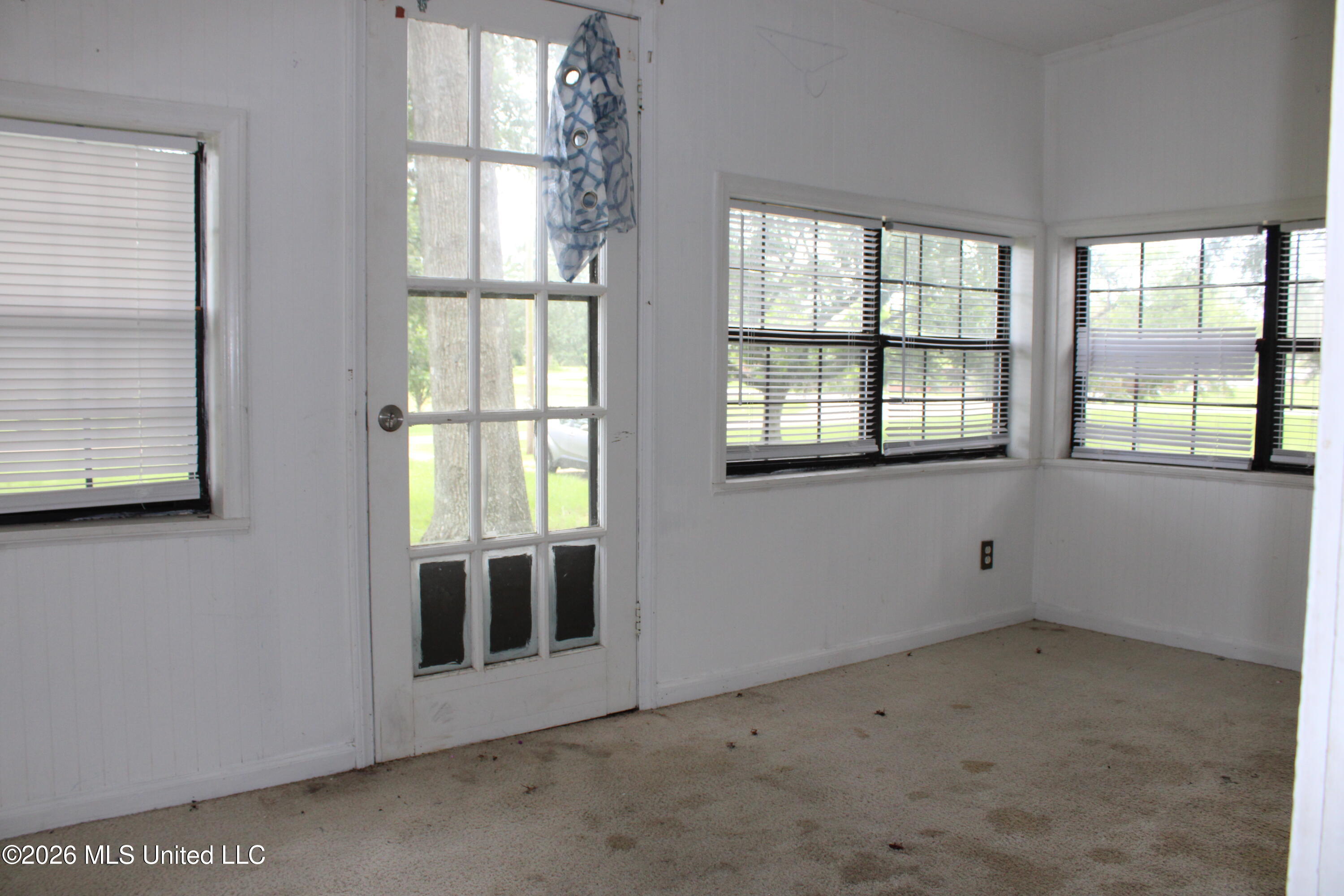 105 Cherry Avenue Property Photo 6