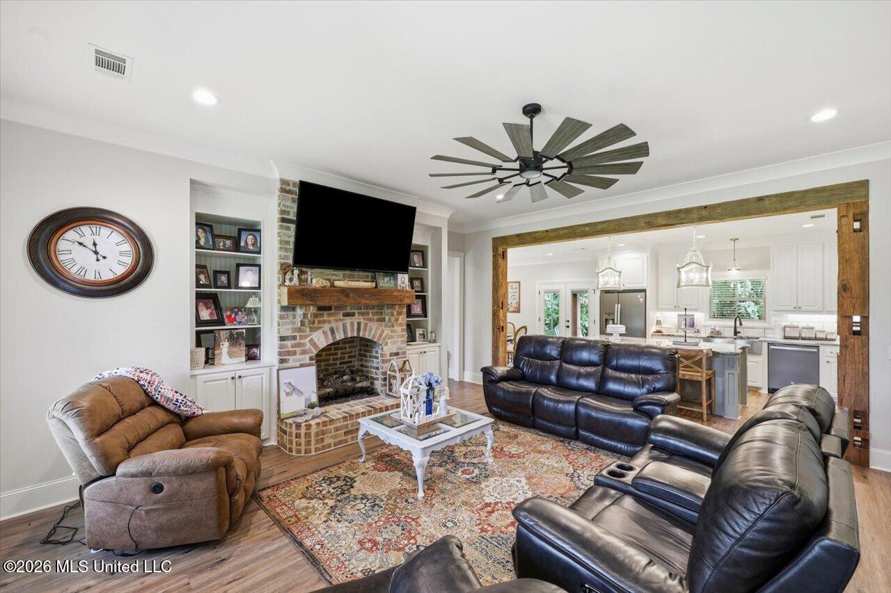 195 Allen Road Property Photo 3