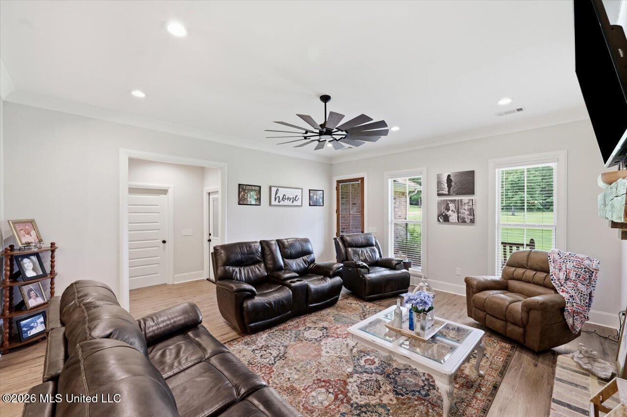 195 Allen Road Property Photo 10