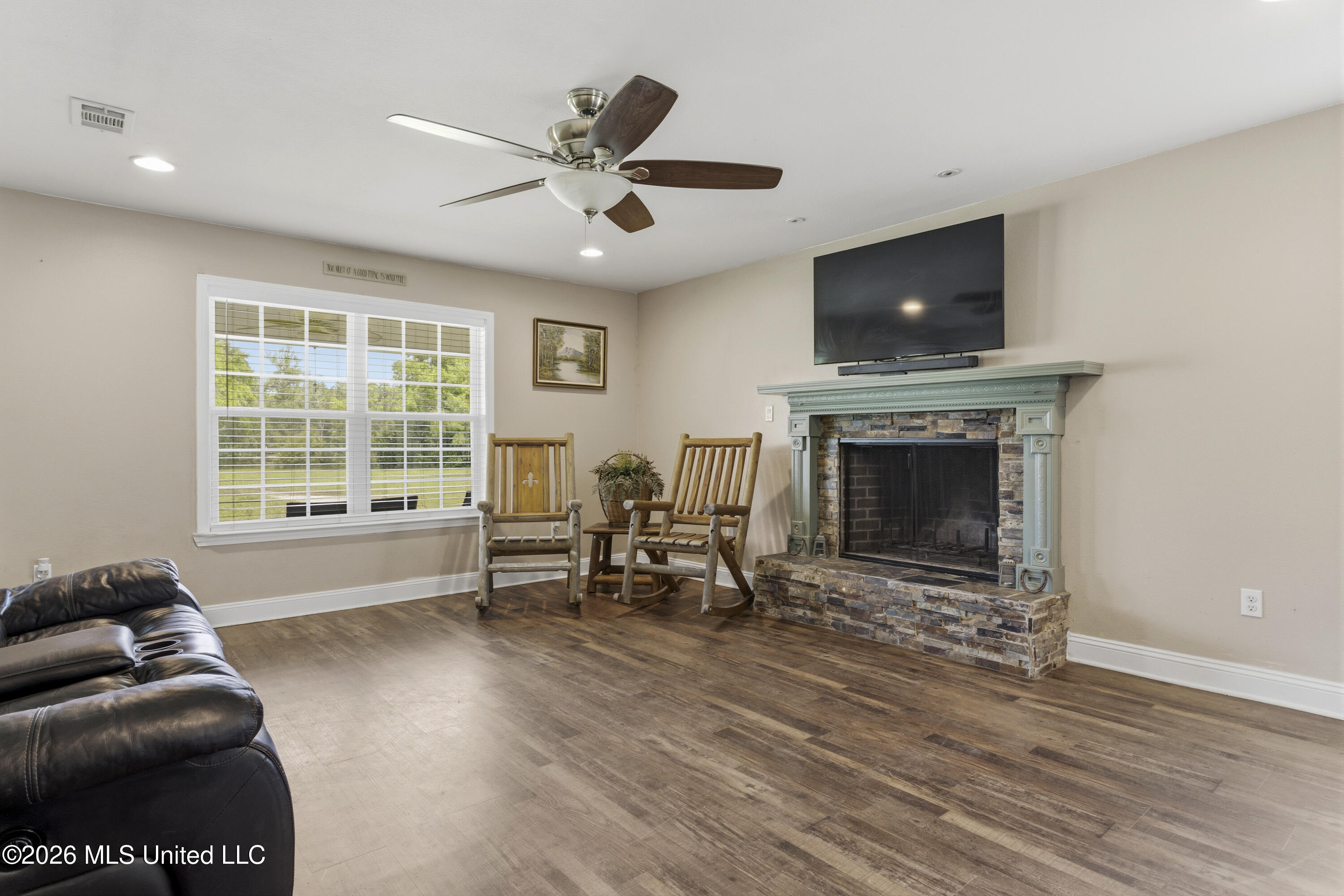 11729 Bell Avenue Property Photo 13