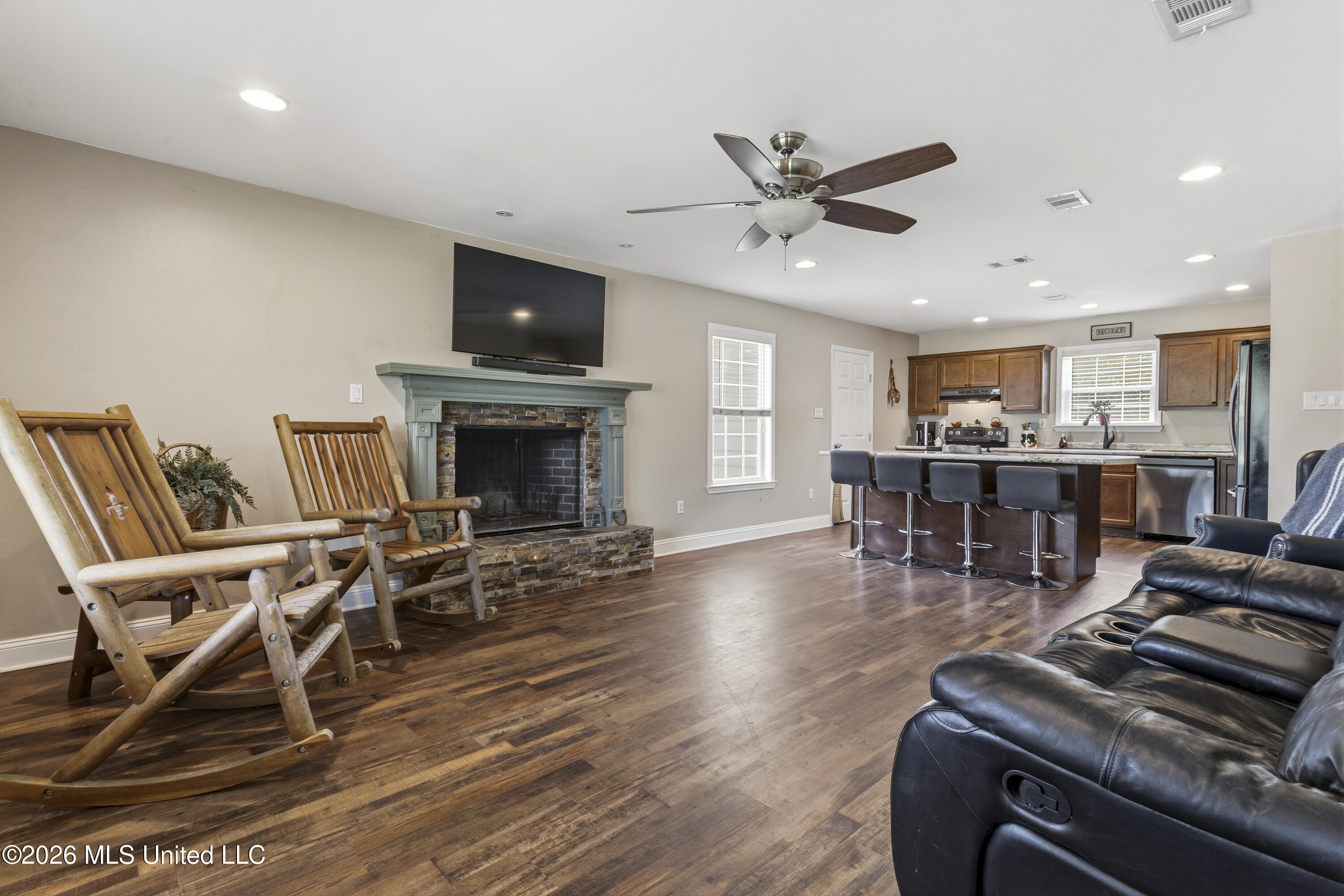 11729 Bell Avenue Property Photo 14