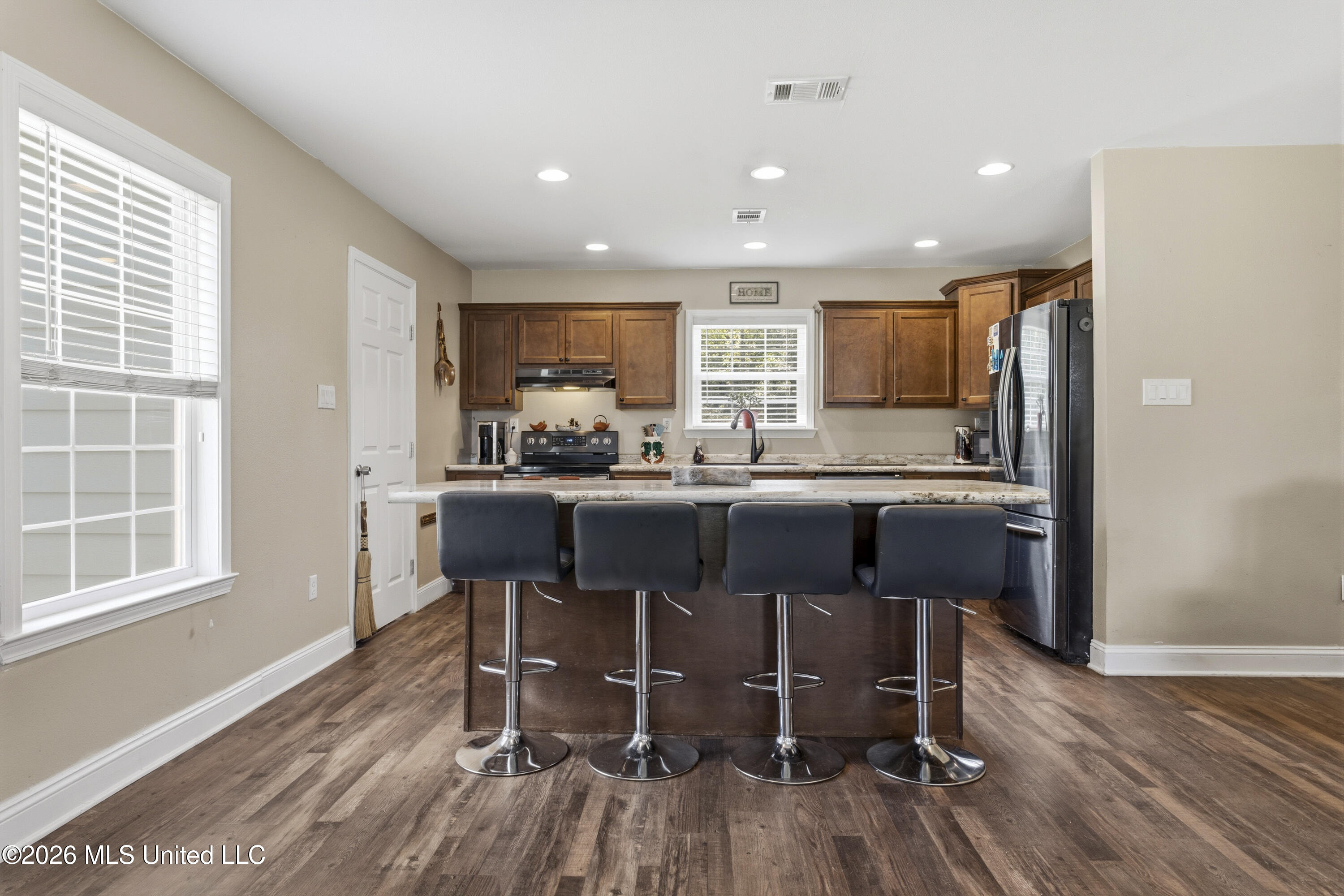 11729 Bell Avenue Property Photo 15