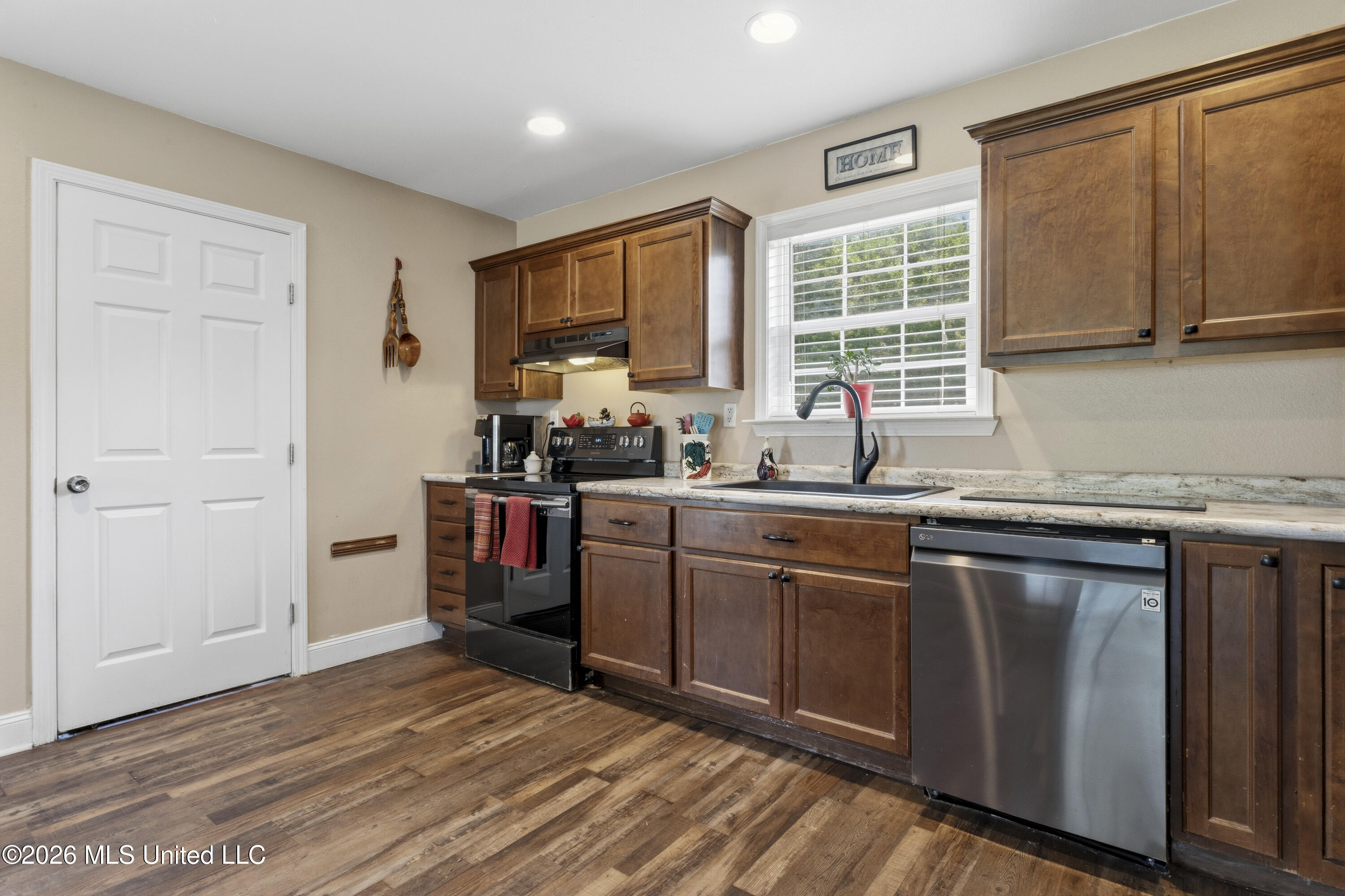 11729 Bell Avenue Property Photo 16