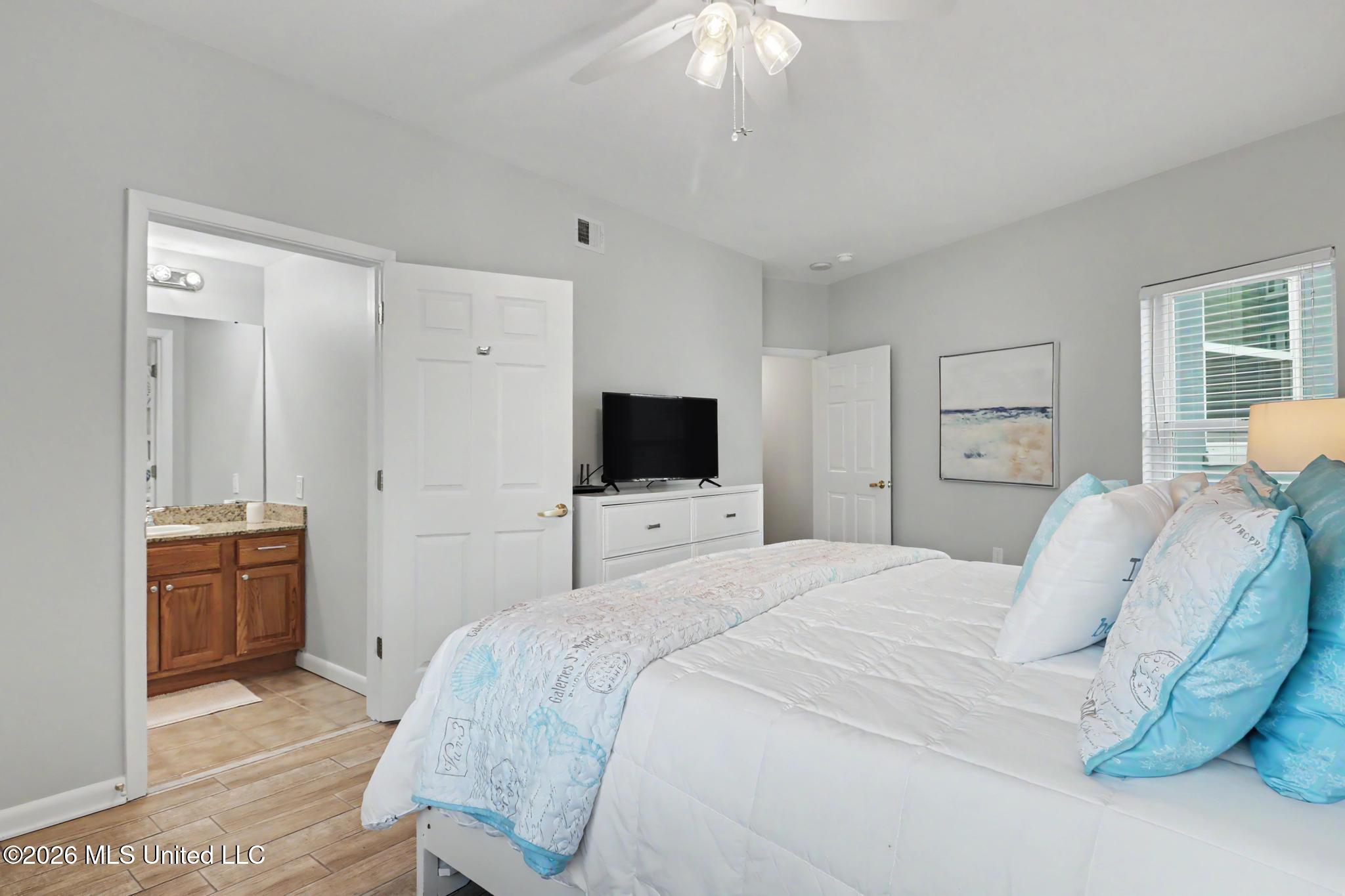 2230 Beach Drive Property Photo 10