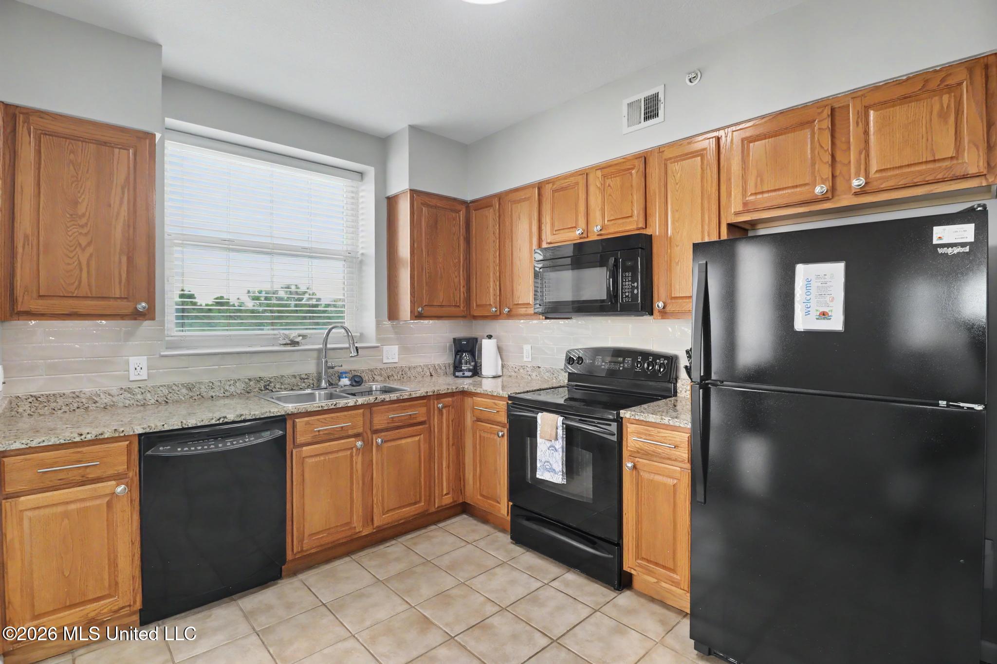 2230 Beach Drive Property Photo 15