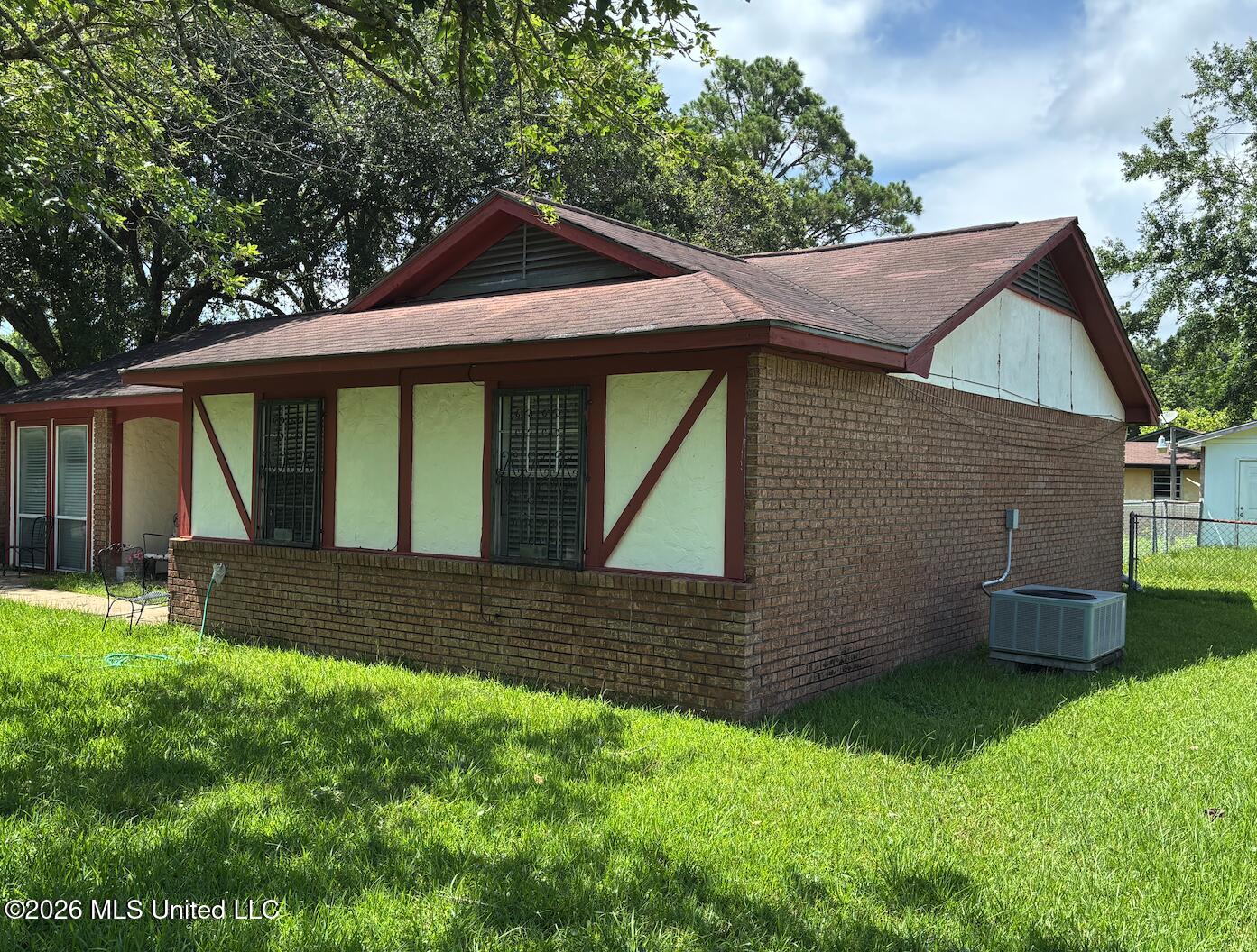 15216 Lawton Drive Property Photo 4