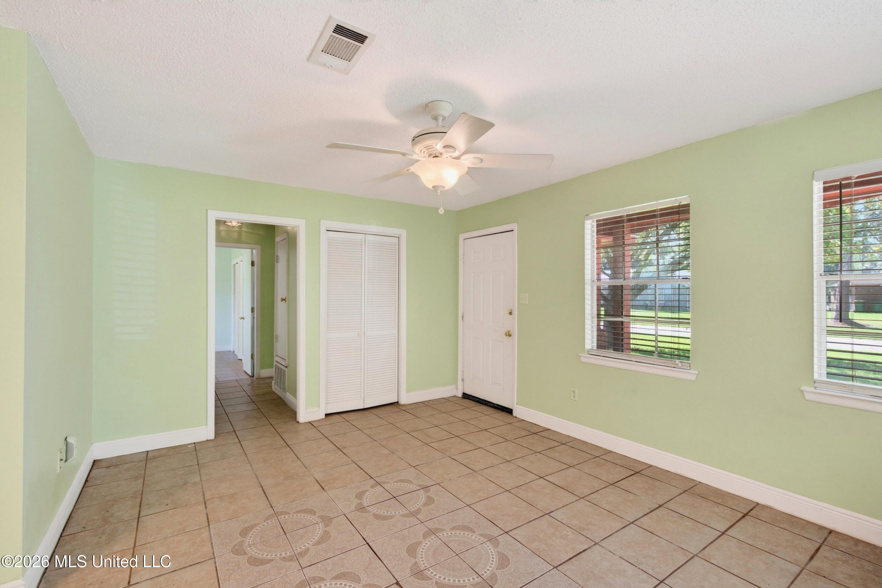 15216 Lawton Drive Property Photo 11