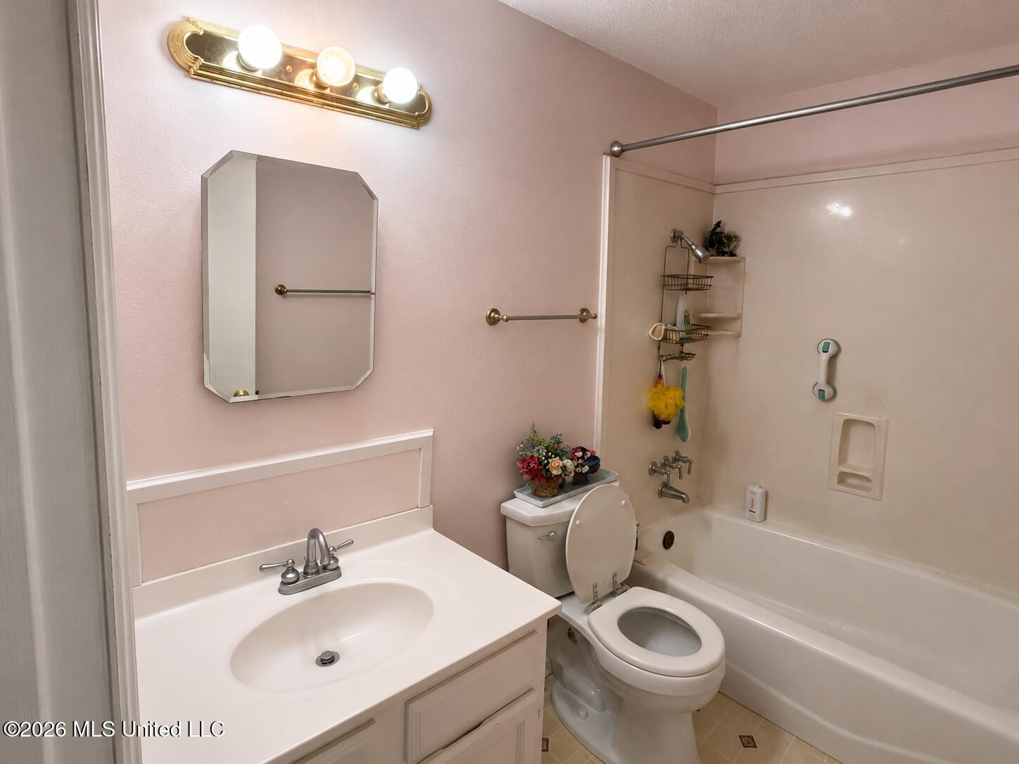 15216 Lawton Drive Property Photo 14