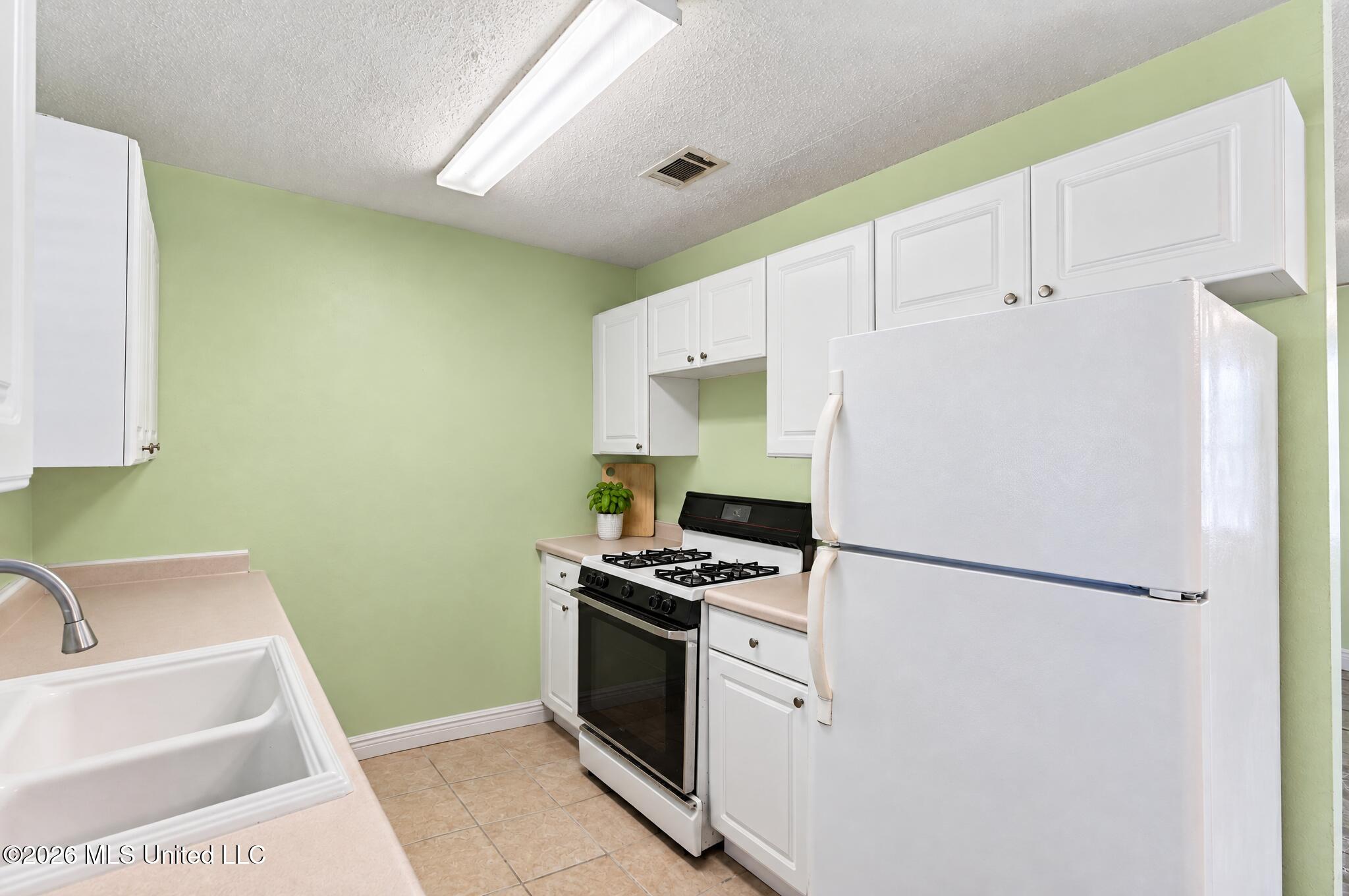 15216 Lawton Drive Property Photo 30