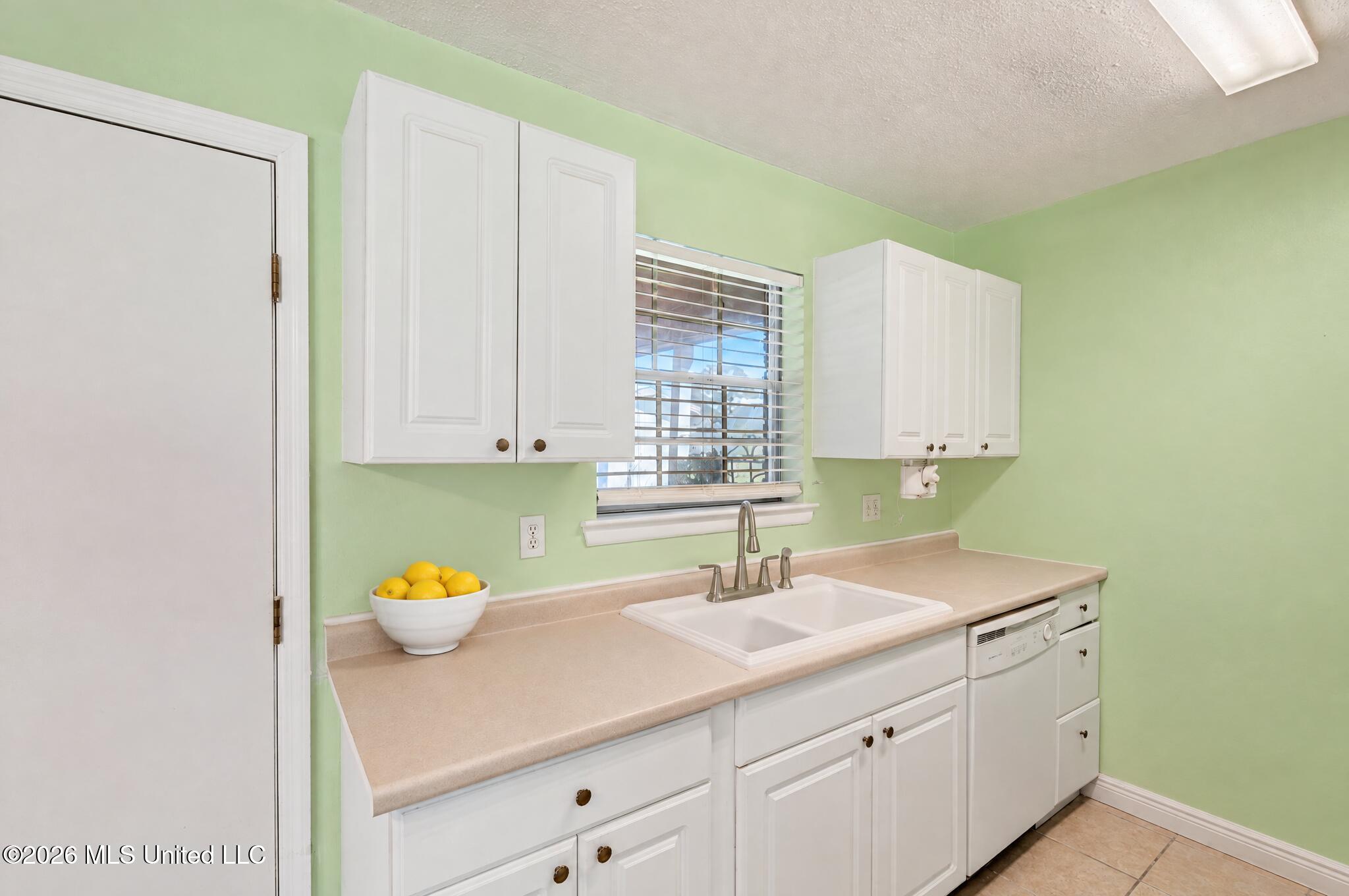 15216 Lawton Drive Property Photo 32