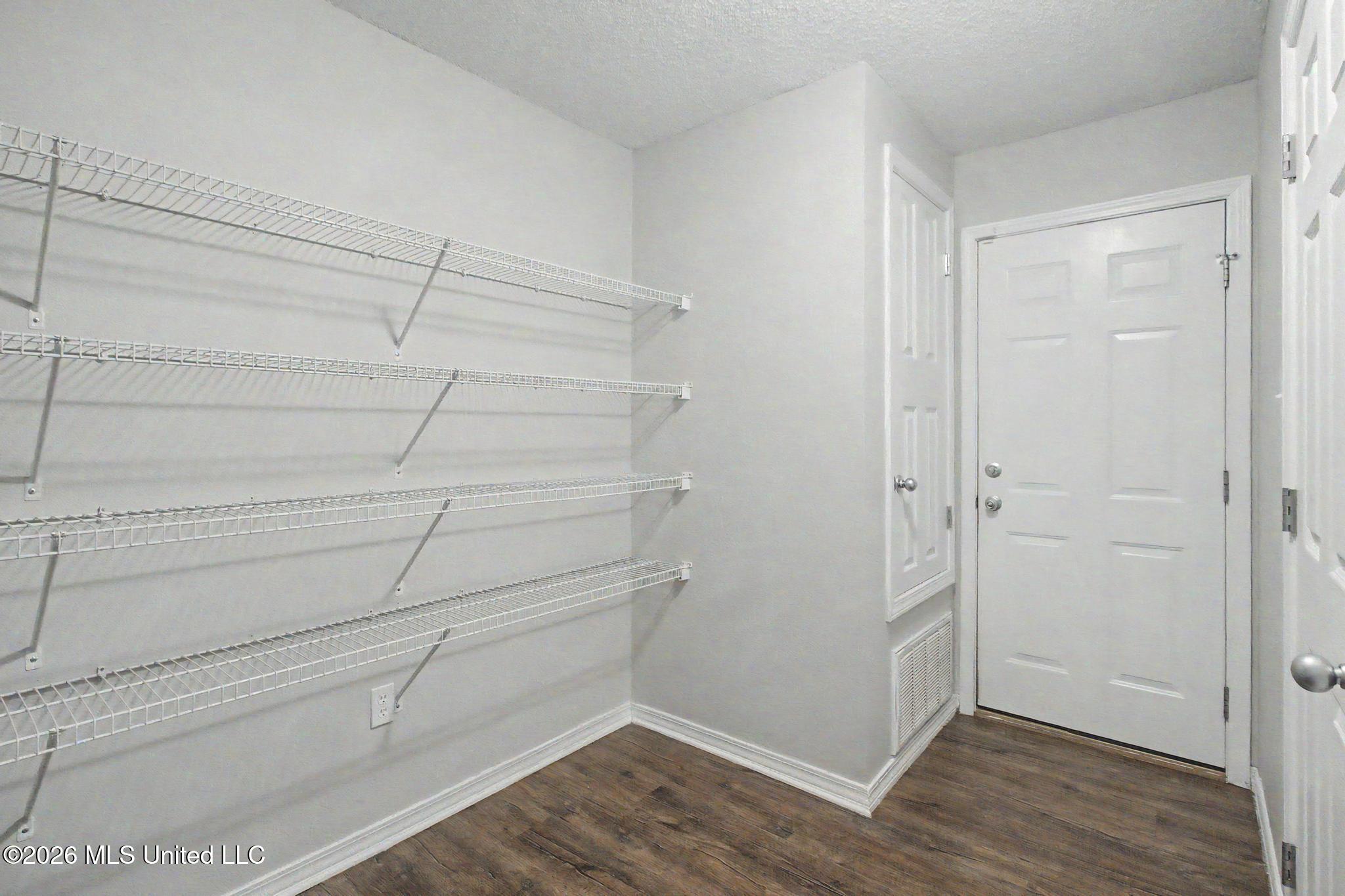 10600 Kentucky Cove Property Photo 8