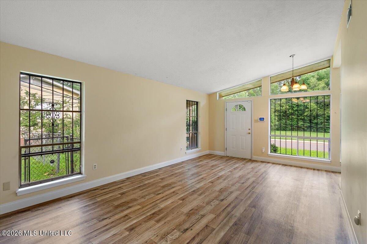 718 George Washington Avenue Property Photo 7