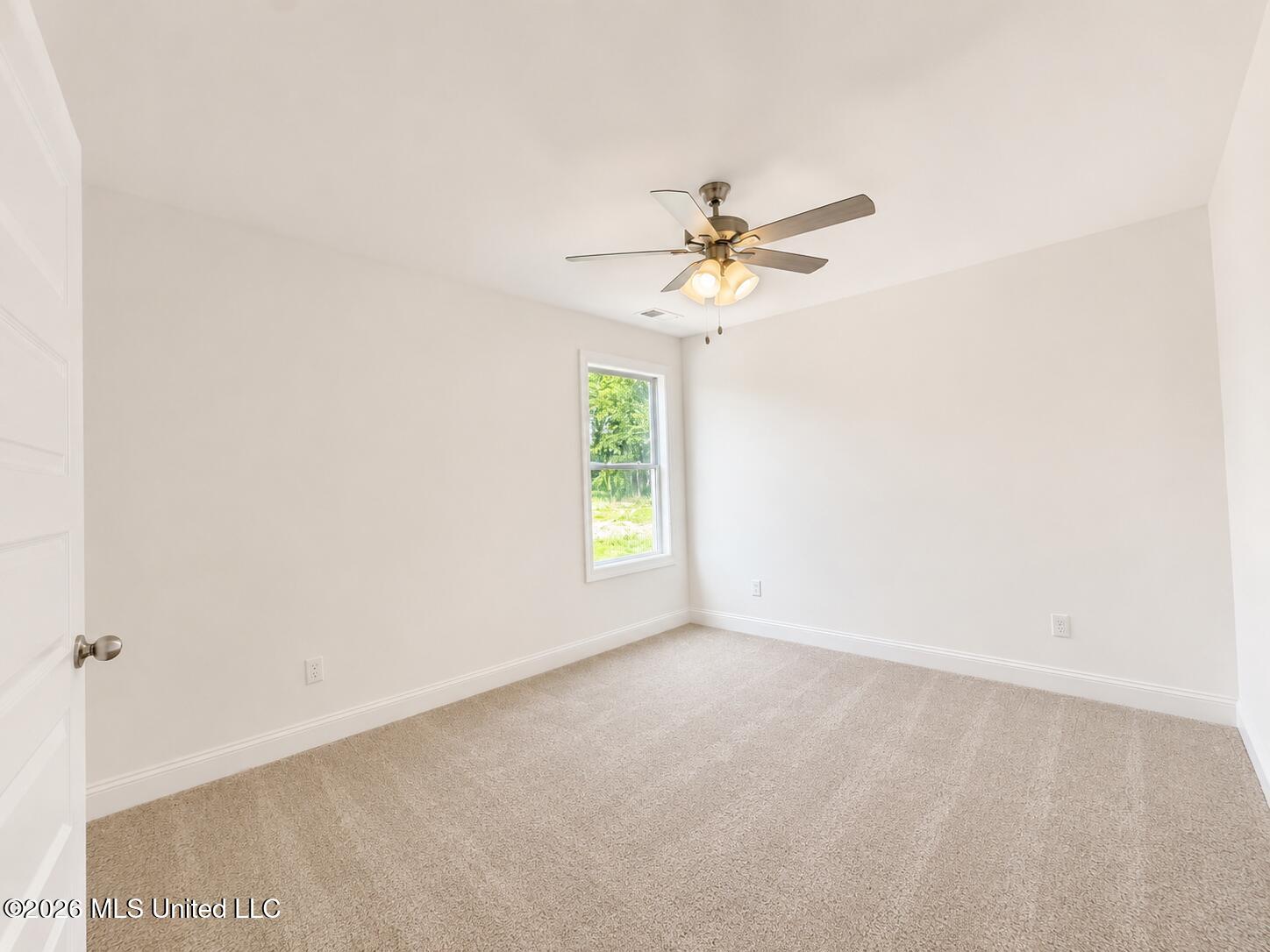 7398 Newbury Drive Property Photo 5