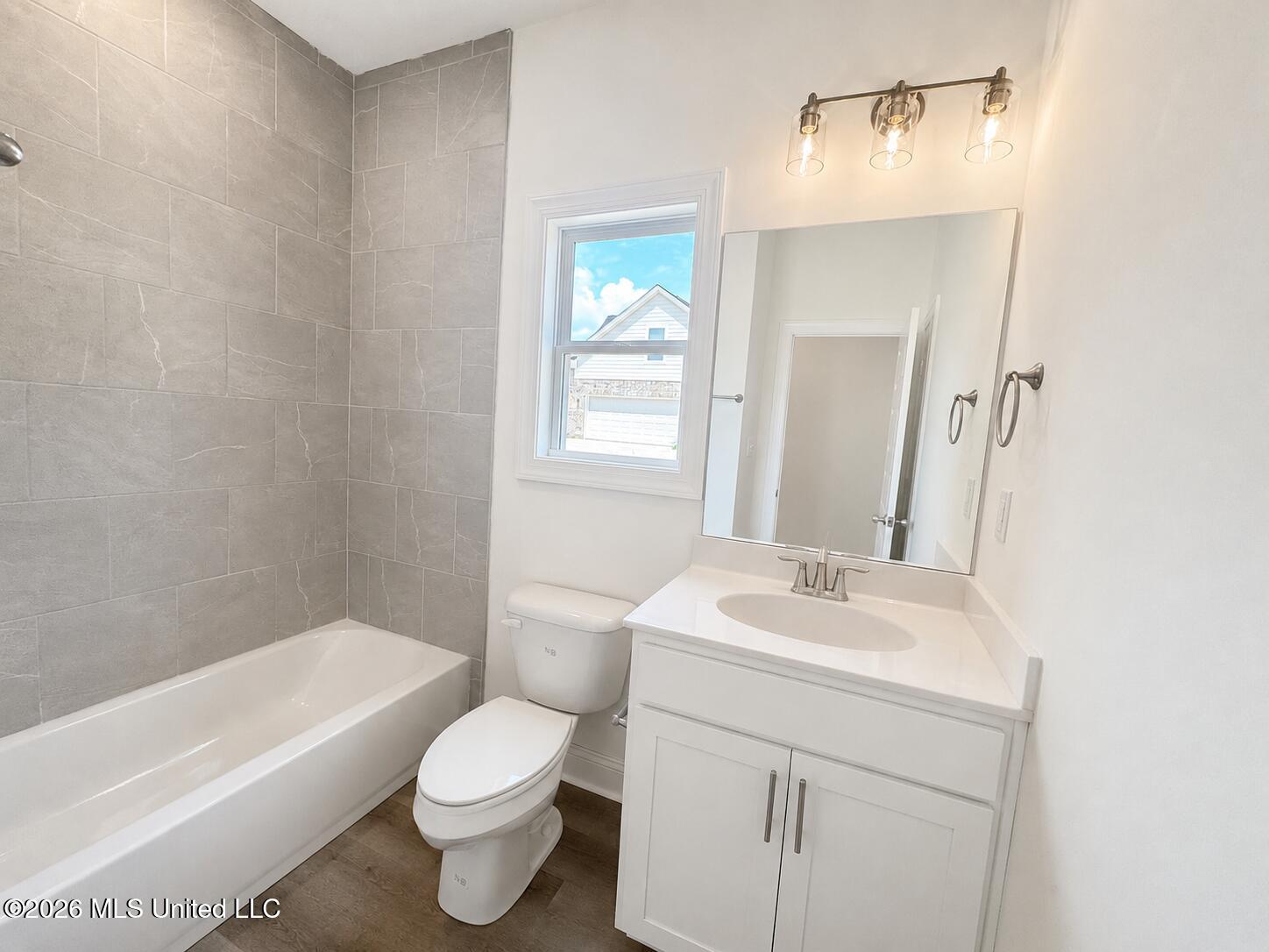 7398 Newbury Drive Property Photo 9