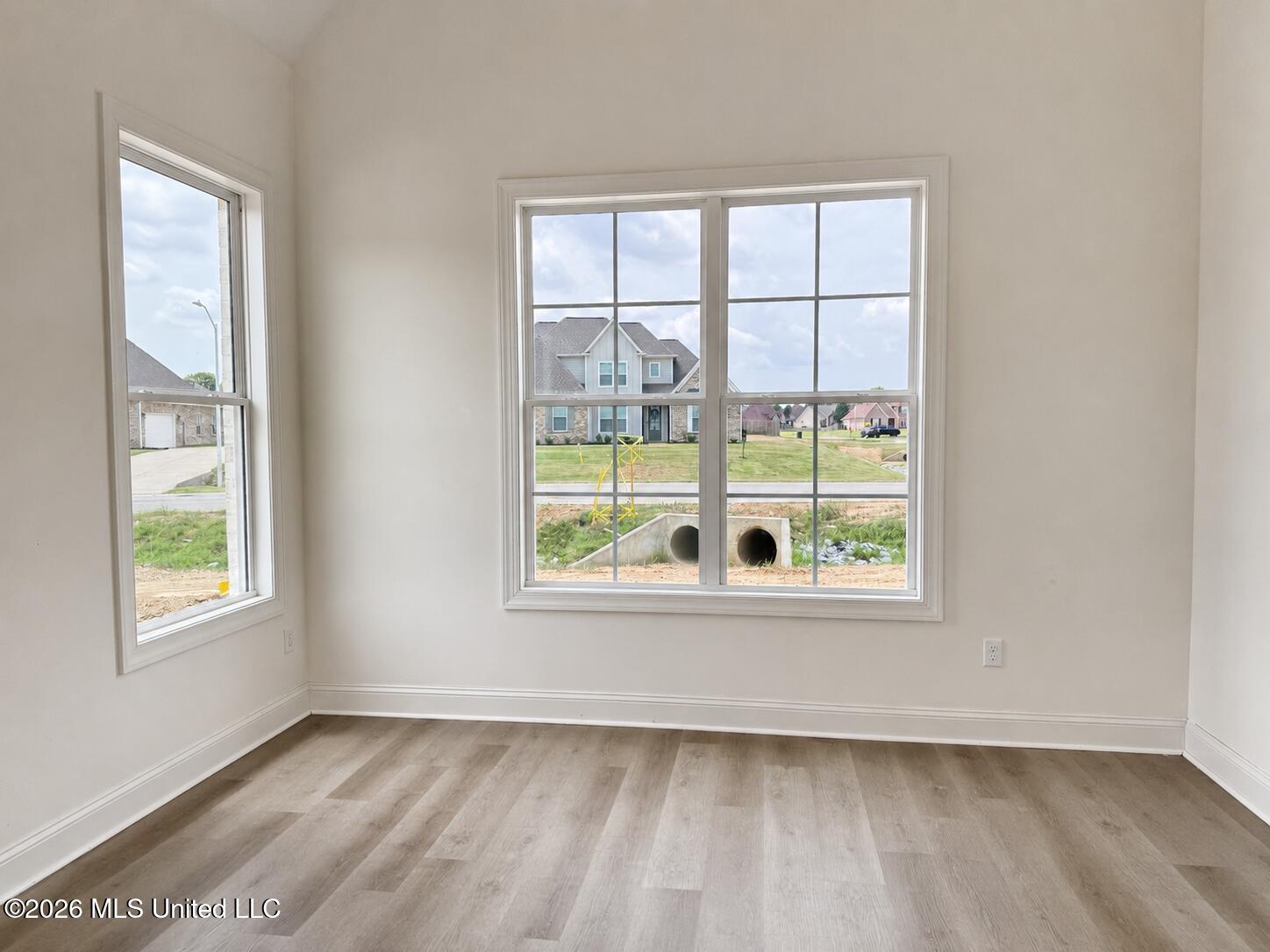 7398 Newbury Drive Property Photo 16