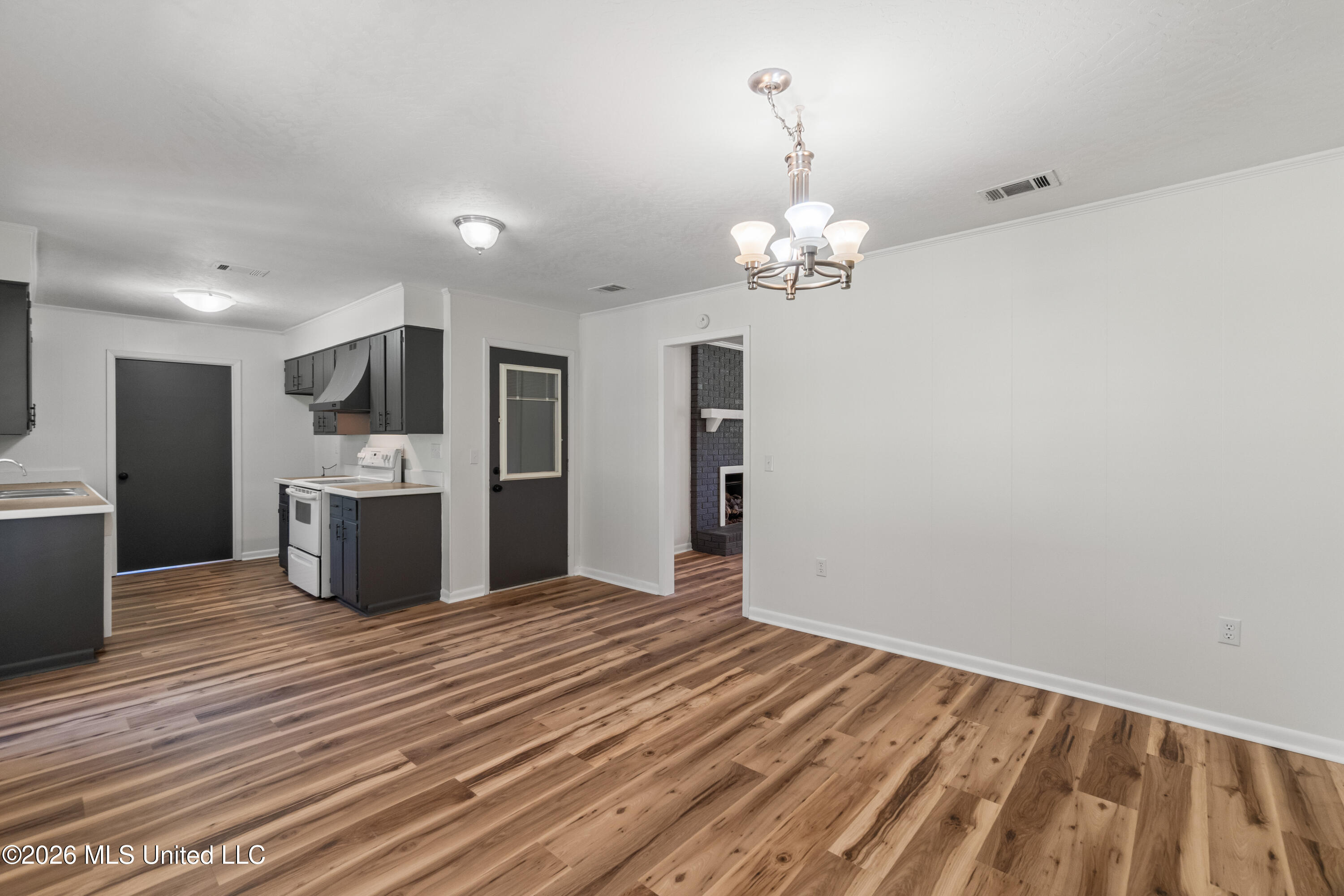 205 Sunset Drive Property Photo 6