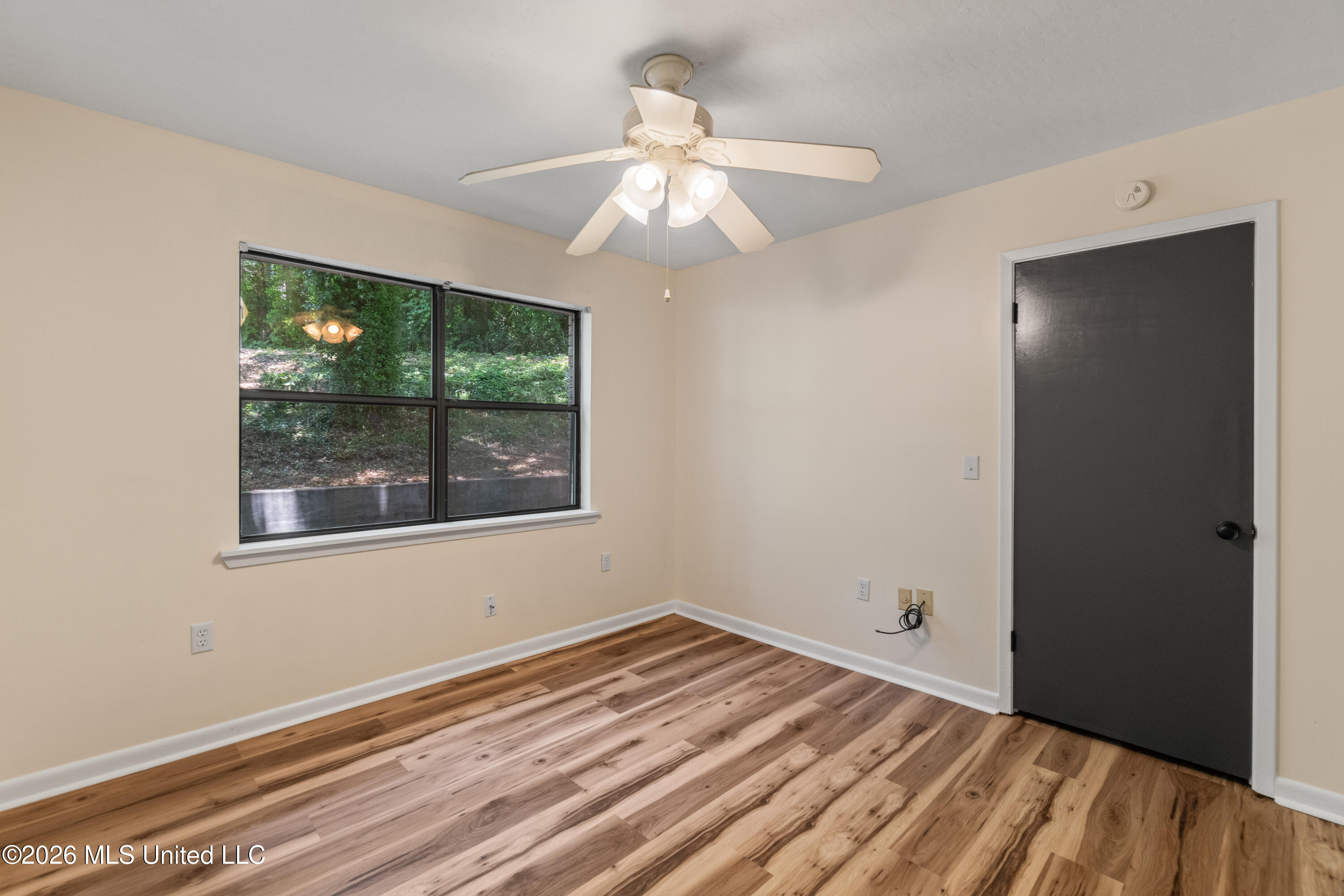205 Sunset Drive Property Photo 28