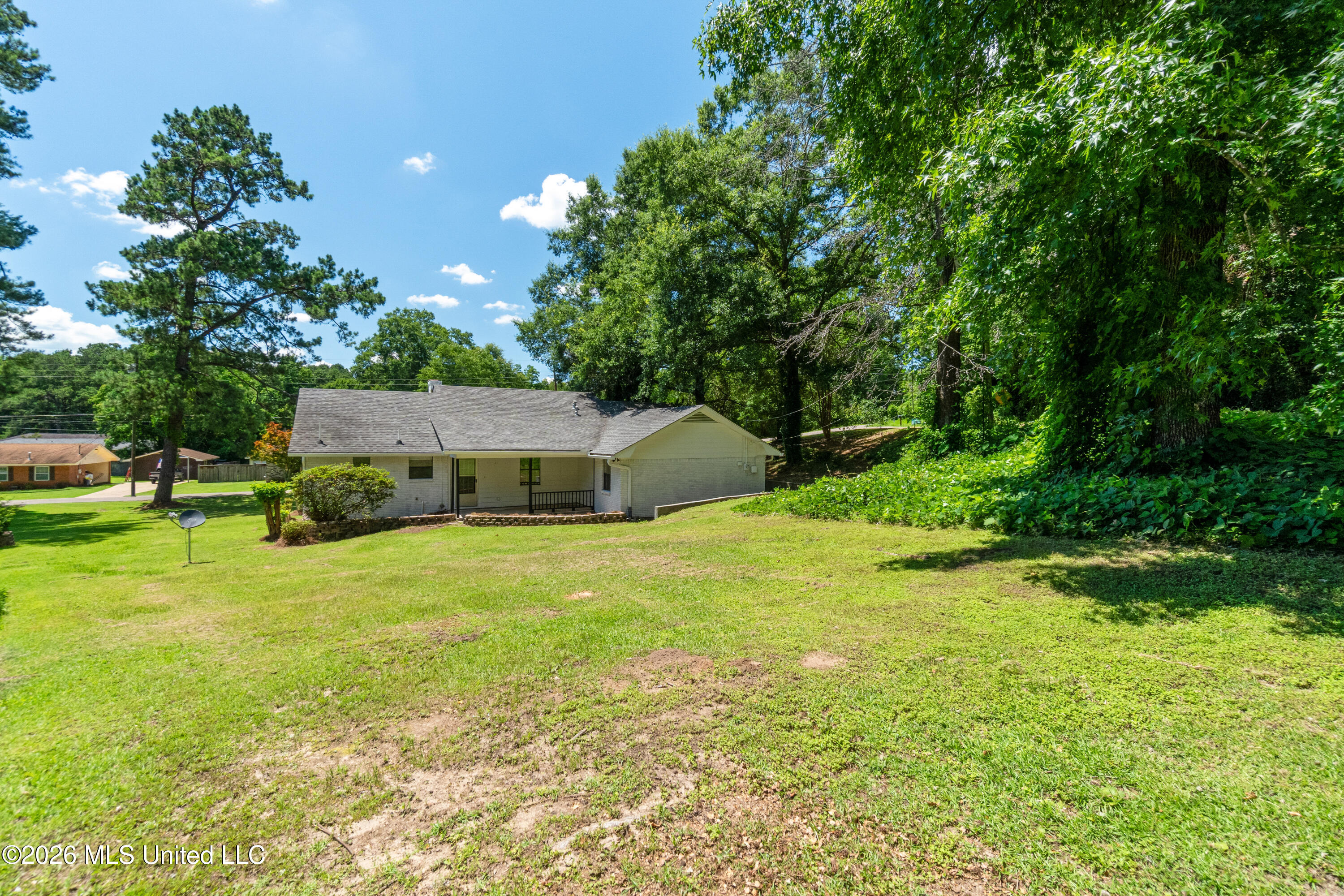 205 Sunset Drive Property Photo 32