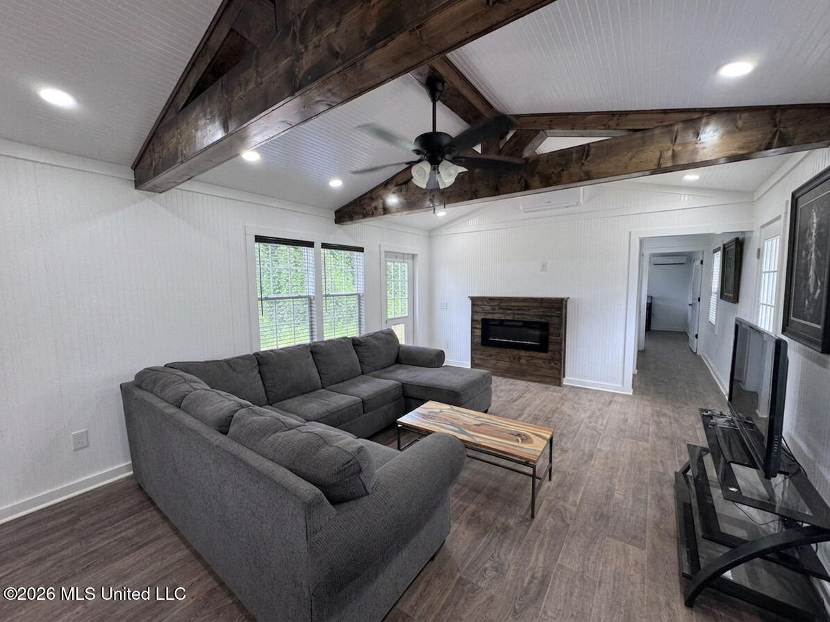 2370 Cr-719 Property Photo 2