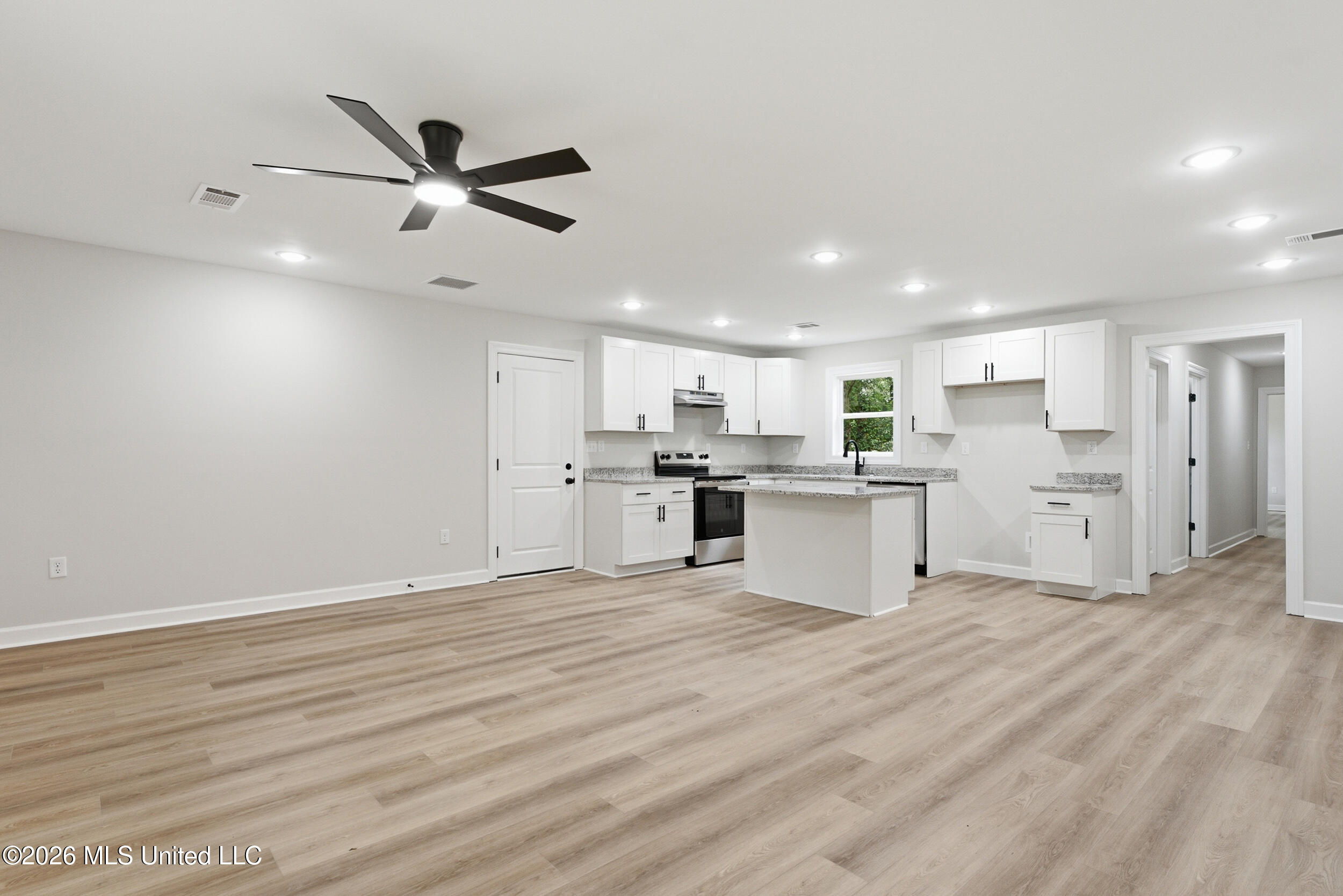 4683 Belmont Road Property Photo 6