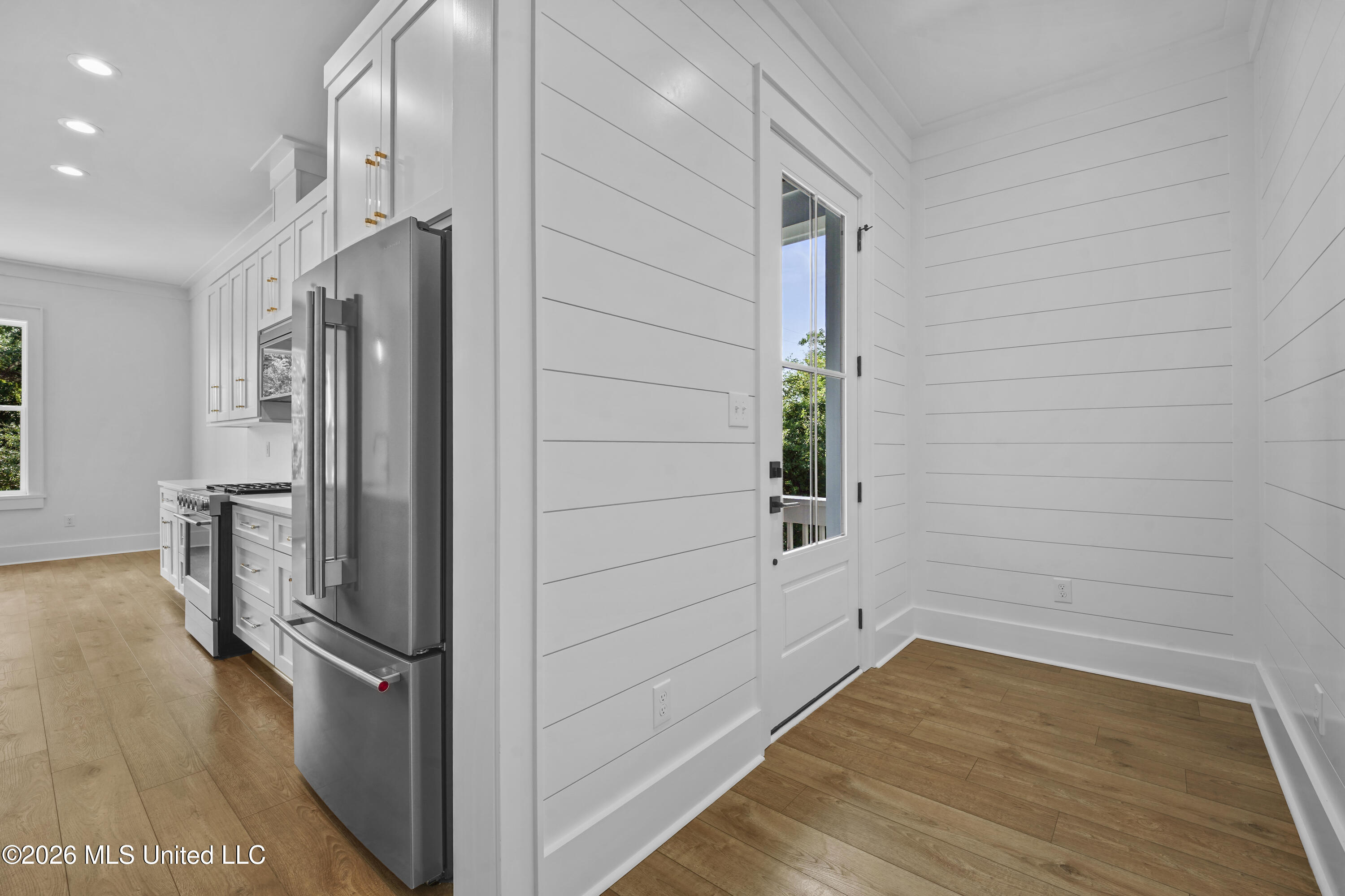 260 Clark Avenue Property Photo 6