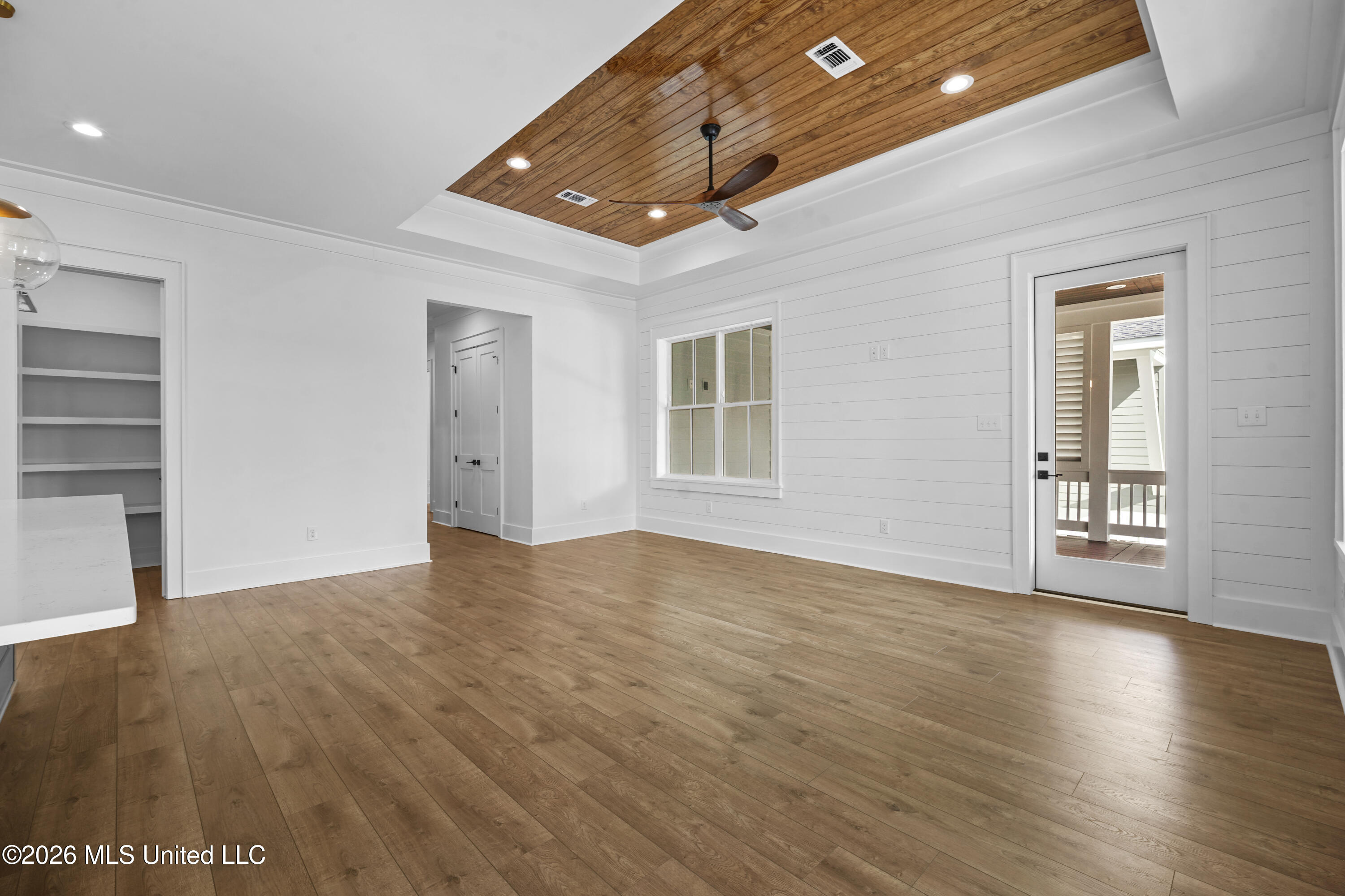 260 Clark Avenue Property Photo 7