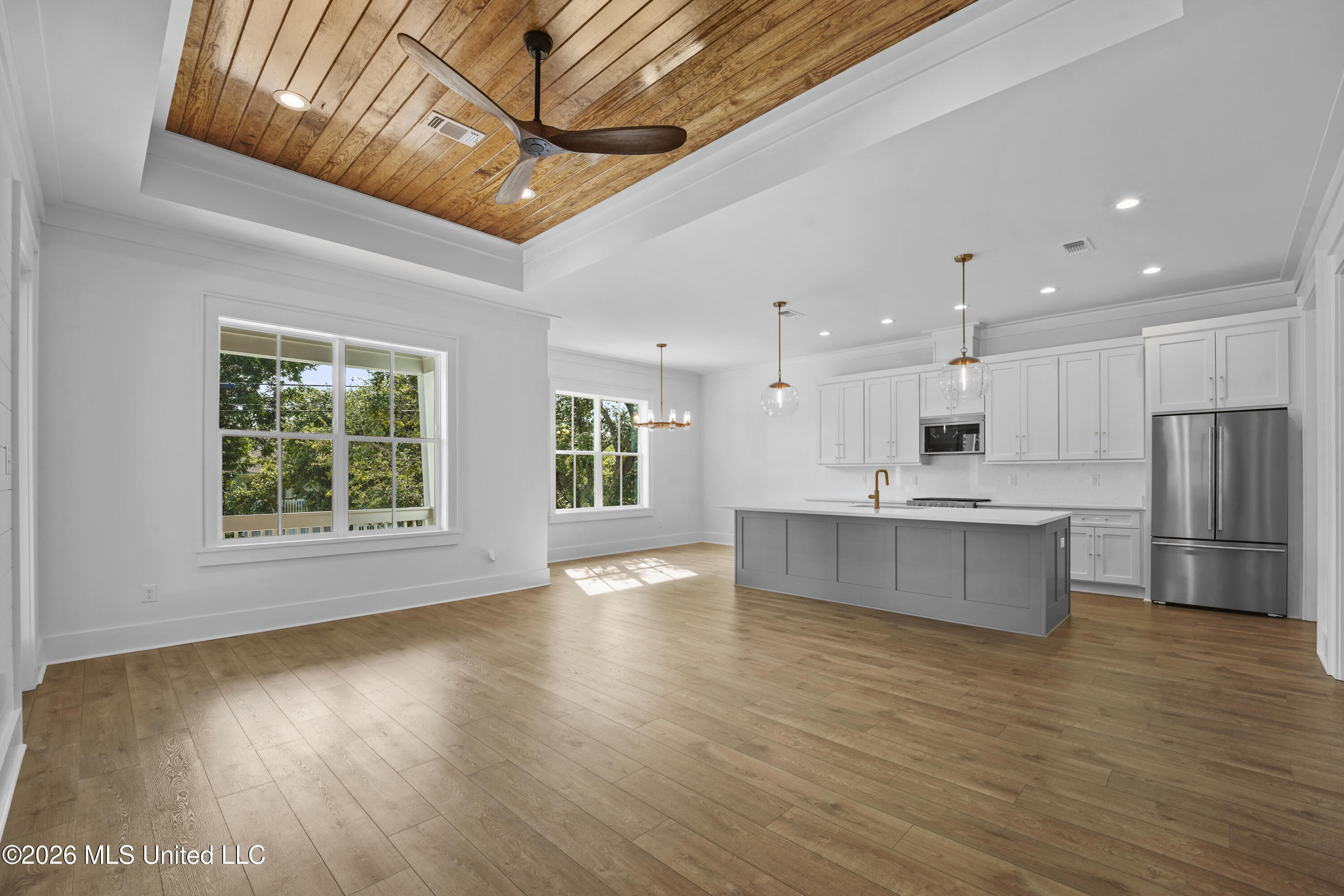 260 Clark Avenue Property Photo 8